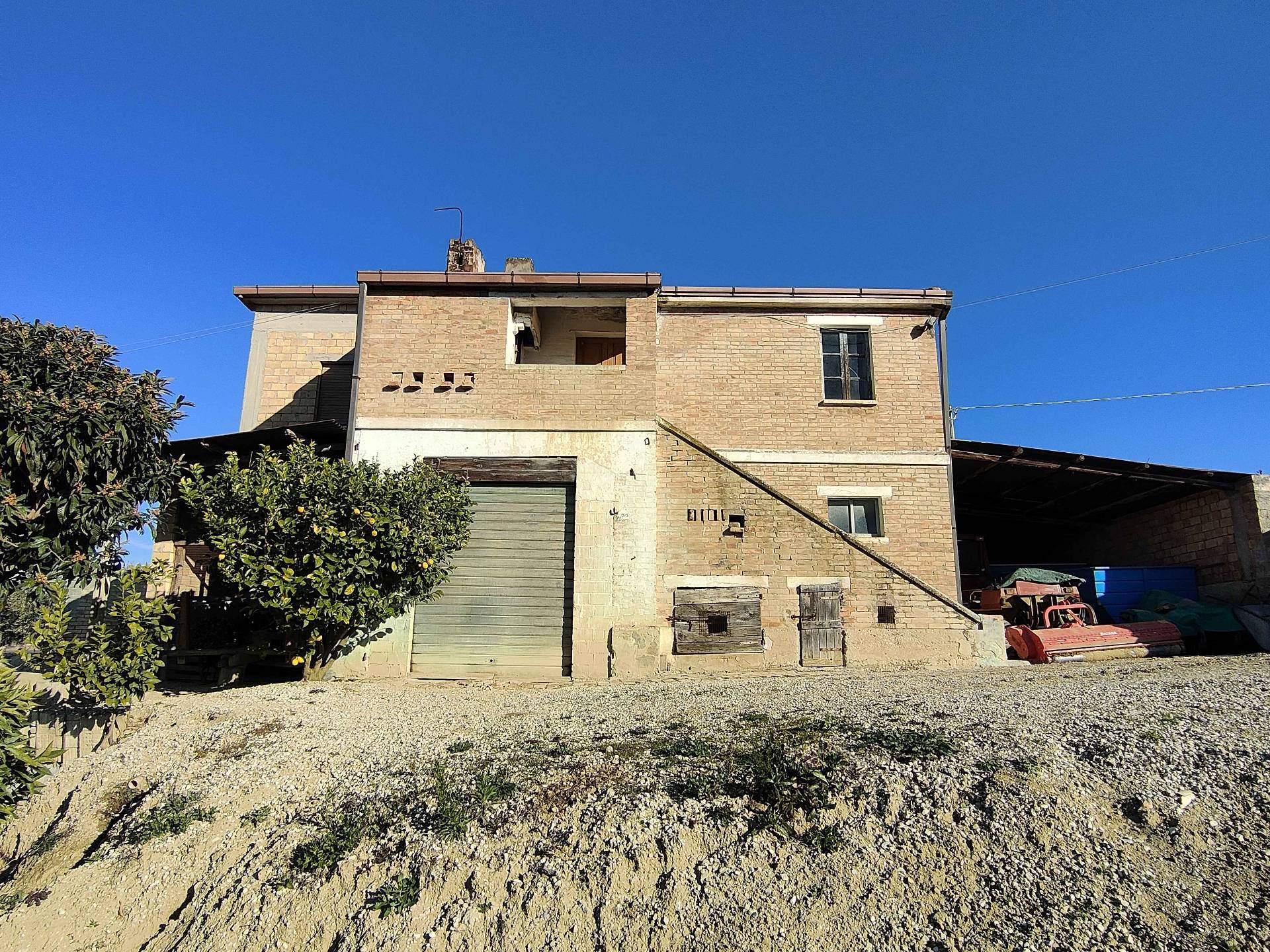 Rustico/Casale in vendita a Acquaviva Picena, Forola