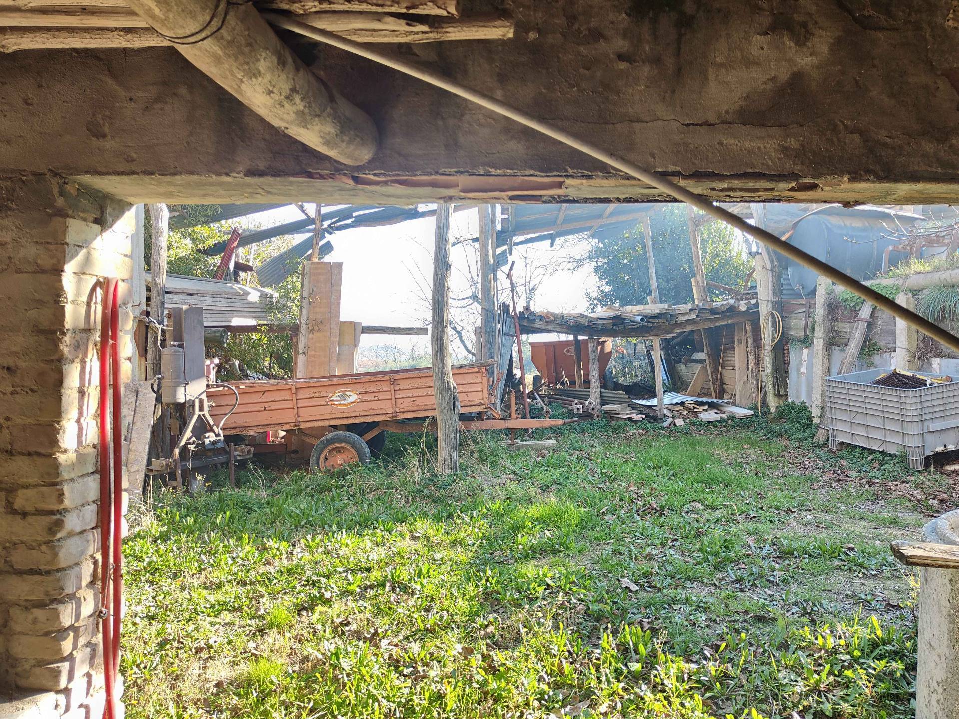 Rustico/Casale in vendita a Acquaviva Picena, Panoramica