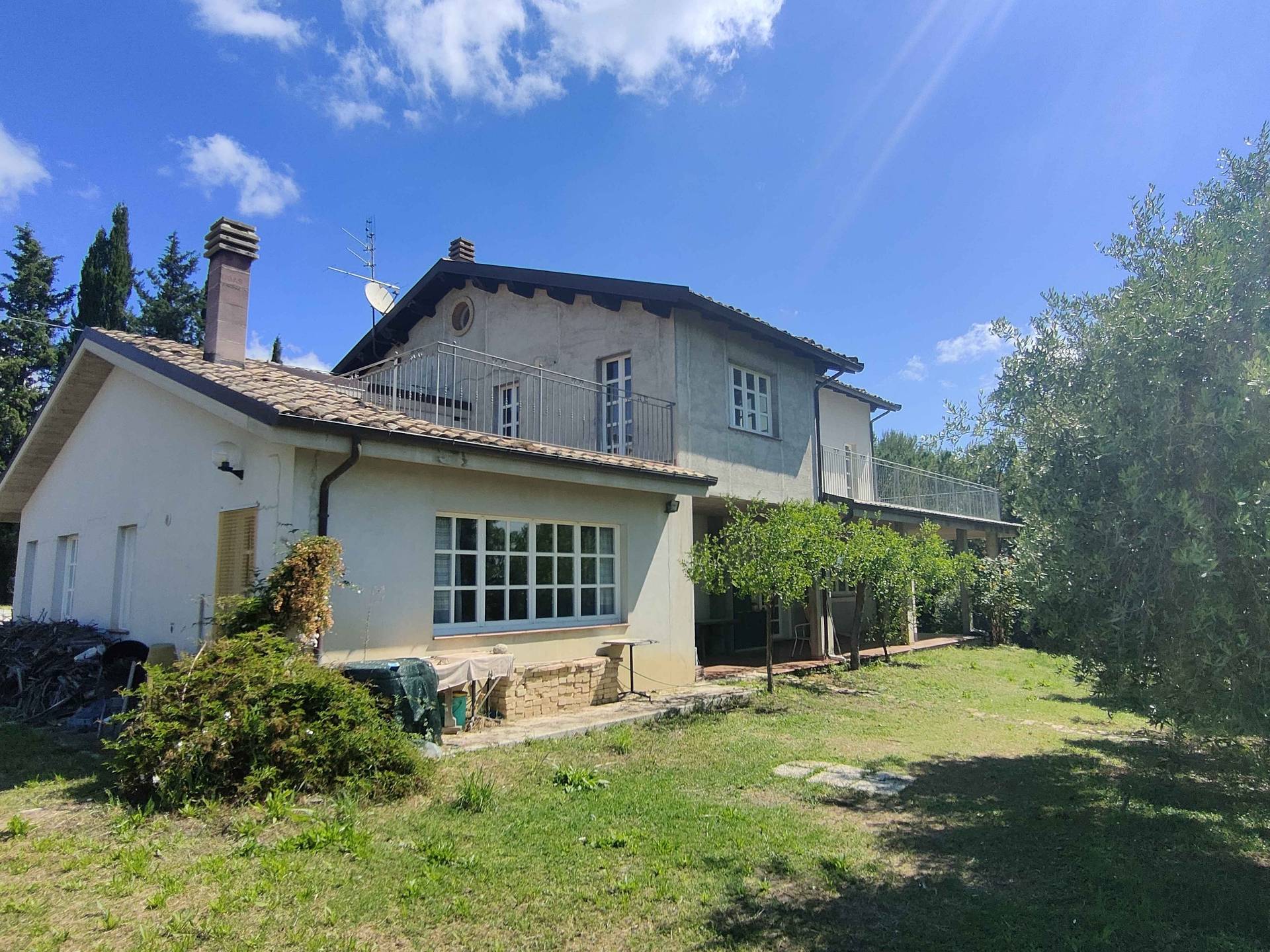 Rustico/Casale in vendita a Acquaviva Picena, Panoramica