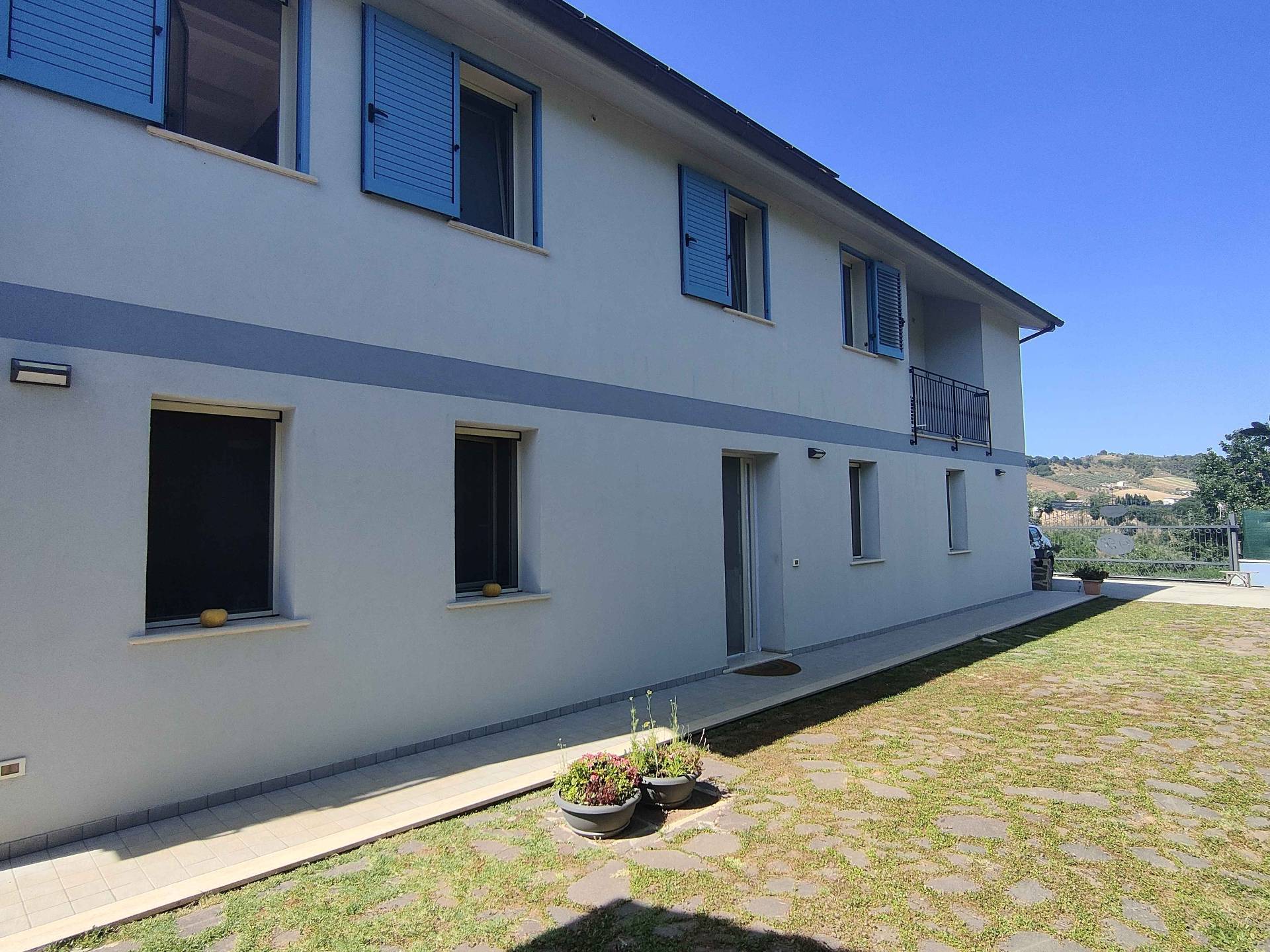 Rustico/Casale in vendita a Acquaviva Picena