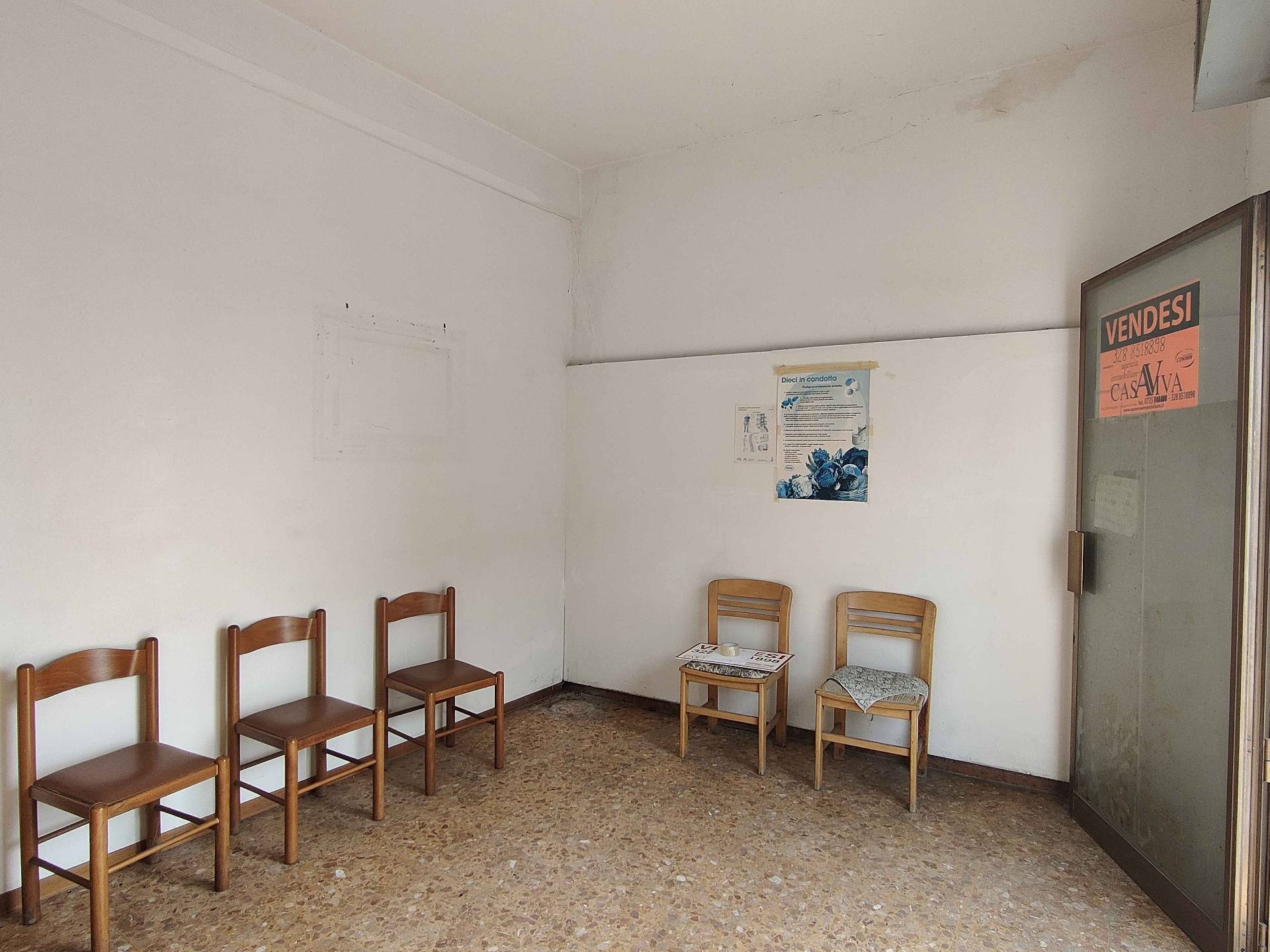 Box o garage in vendita a Acquaviva Picena, Centrale