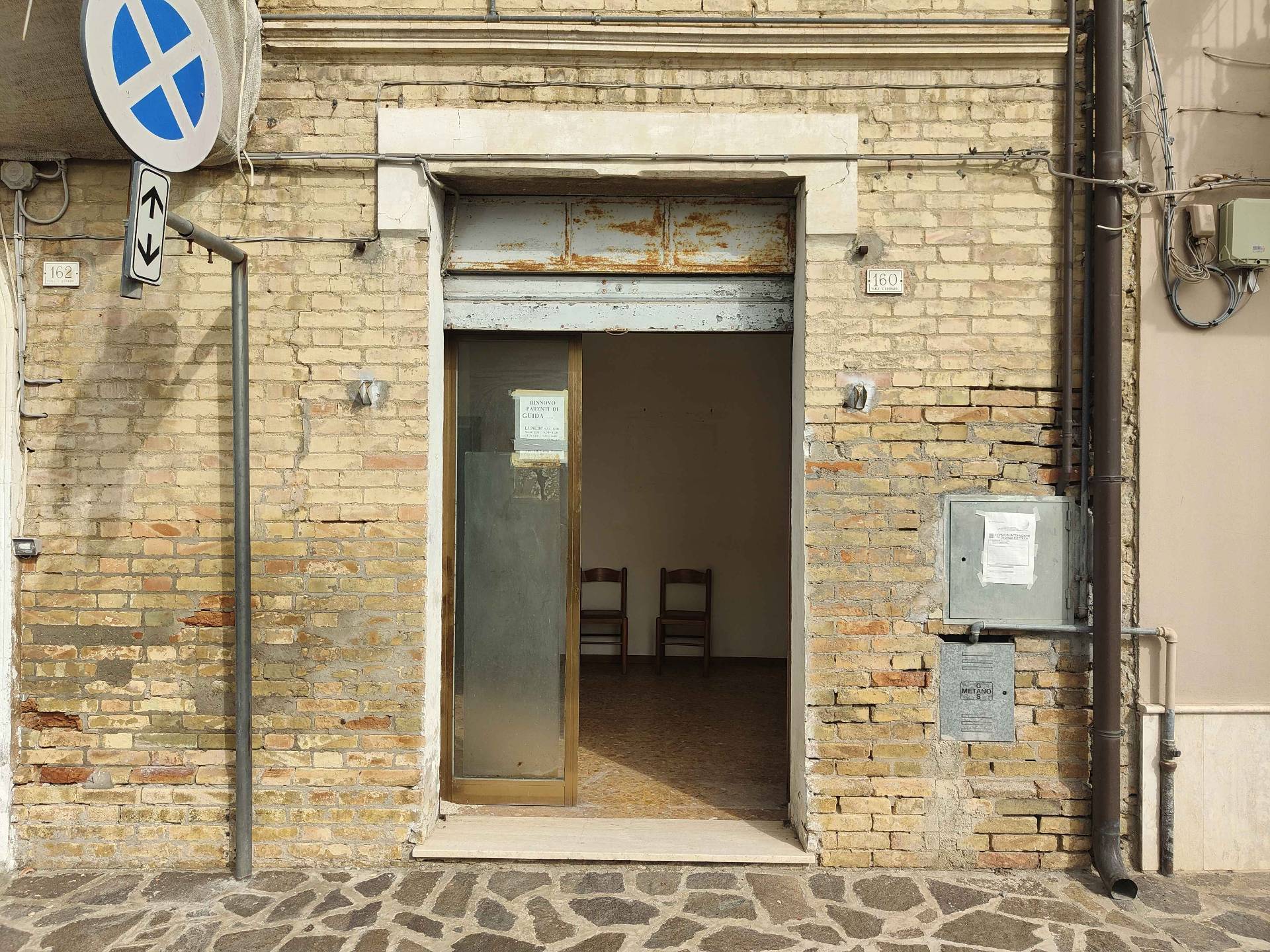 Box o garage in vendita a Acquaviva Picena, Centrale