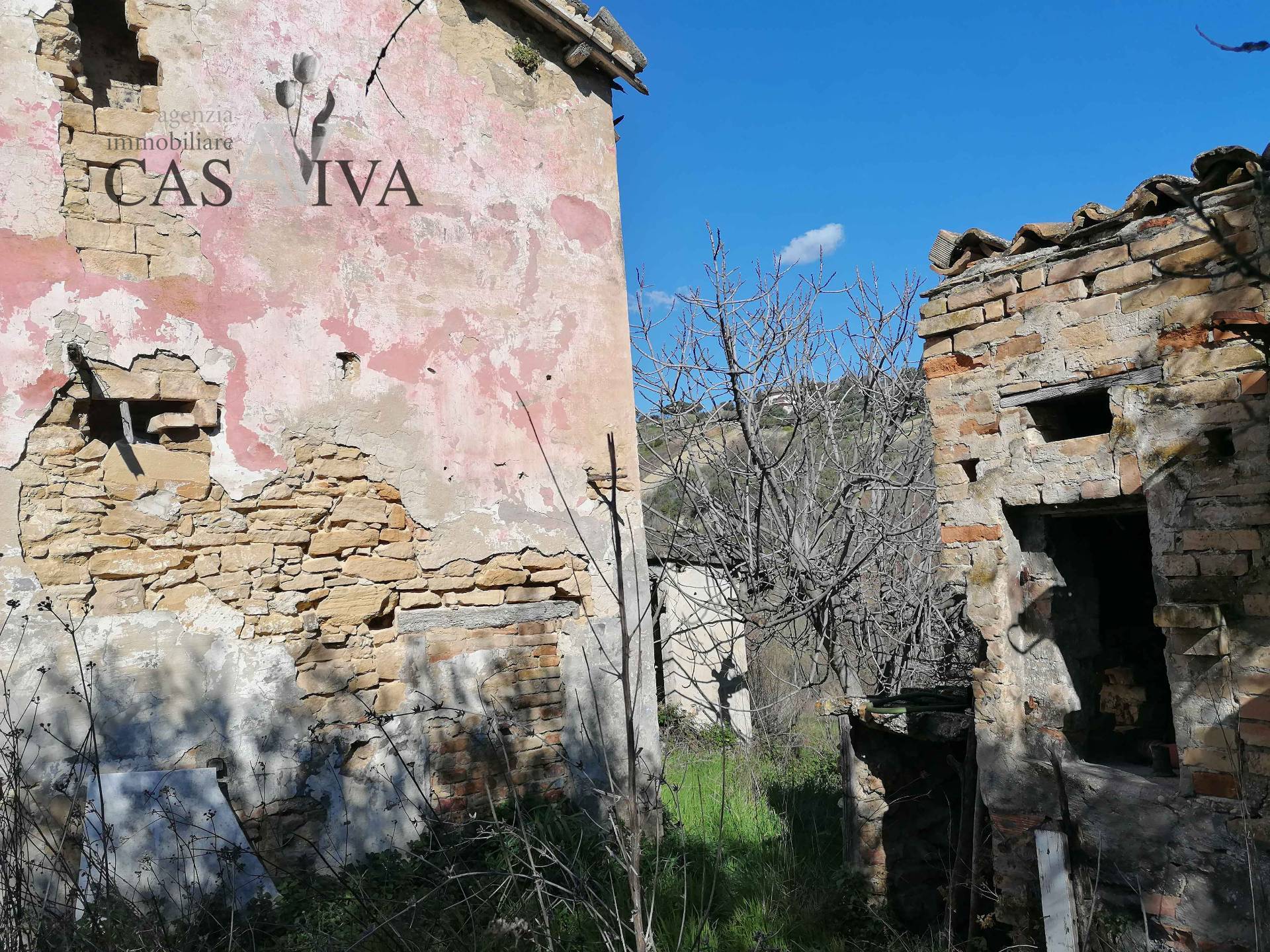 Rustico/Casale in vendita a Acquaviva Picena
