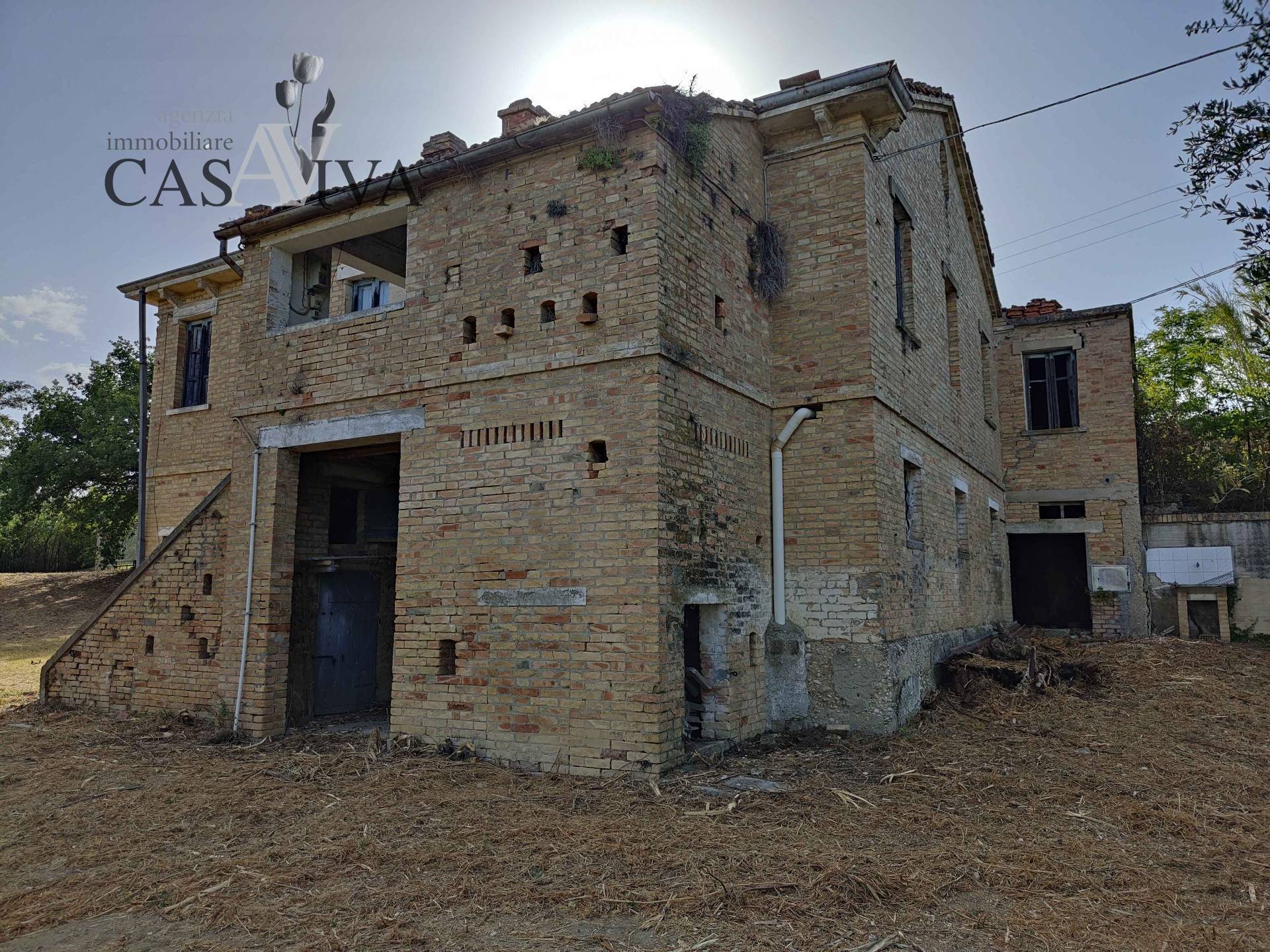 Rustico/Casale in vendita a Acquaviva Picena, Forola