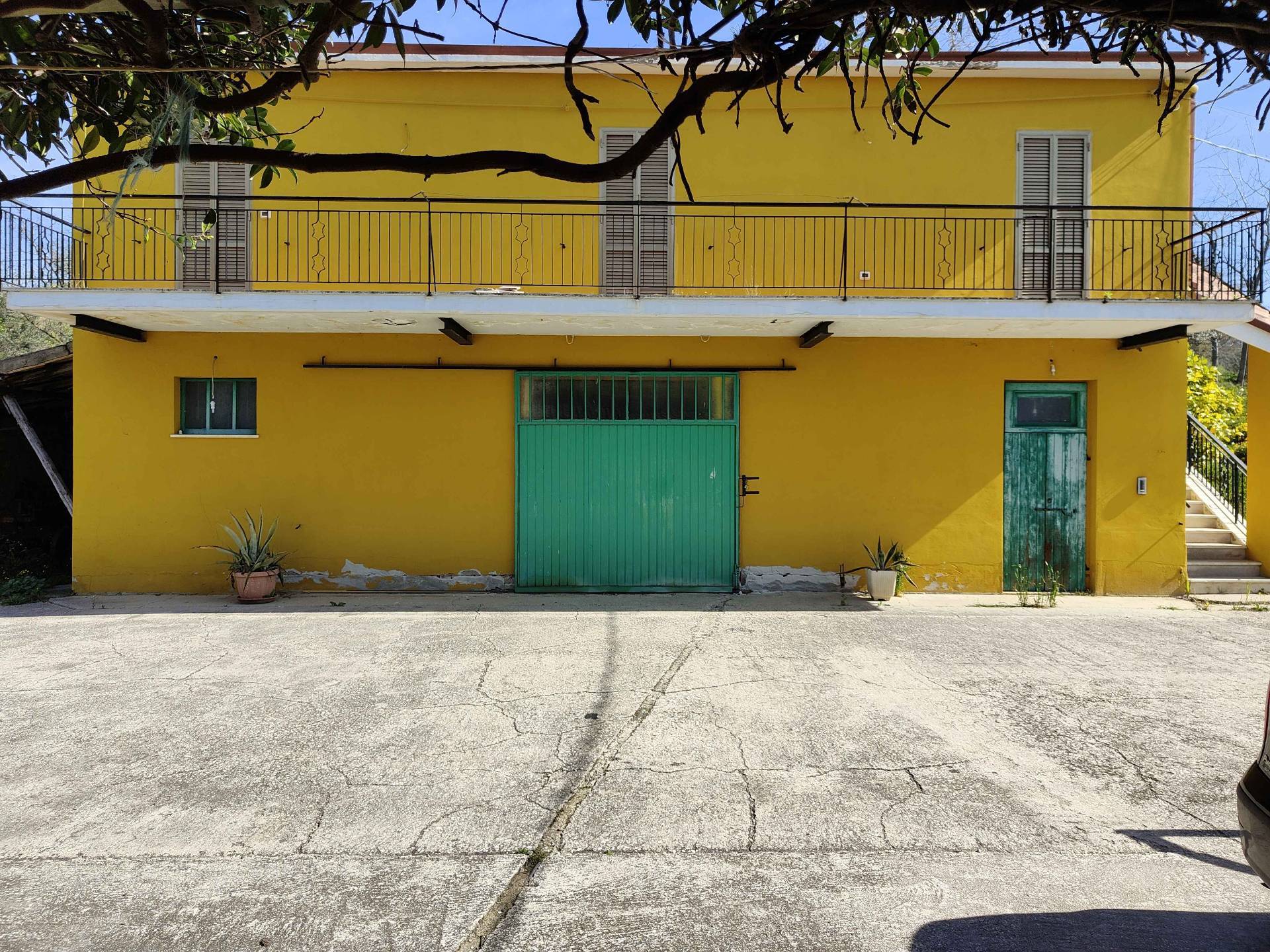 Rustico/Casale in vendita a Acquaviva Picena, Centrale