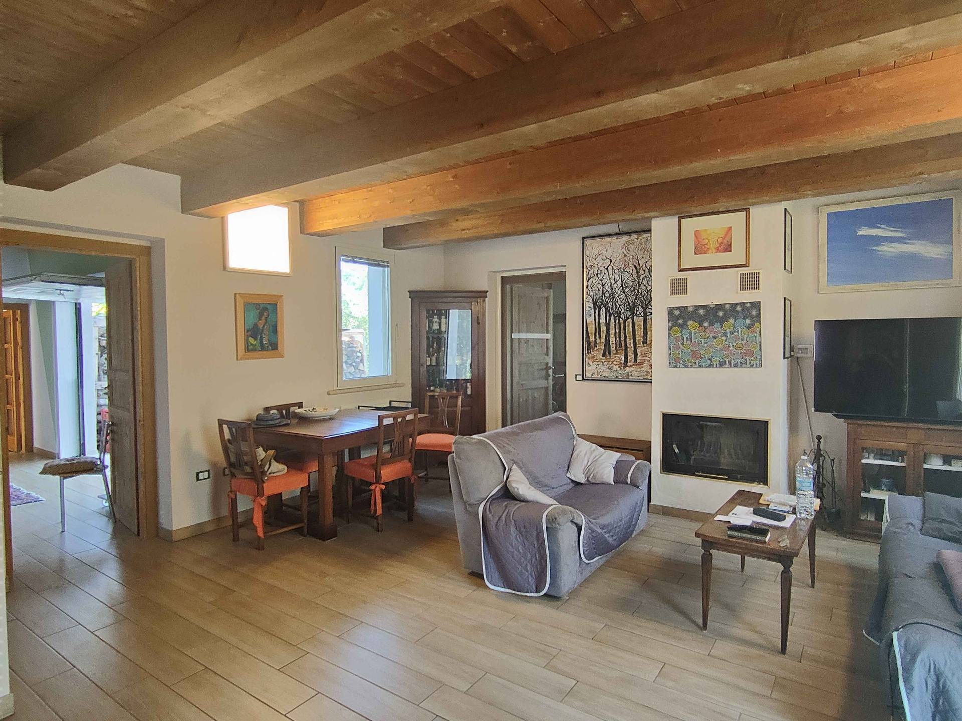 Rustico/Casale in vendita a Acquaviva Picena