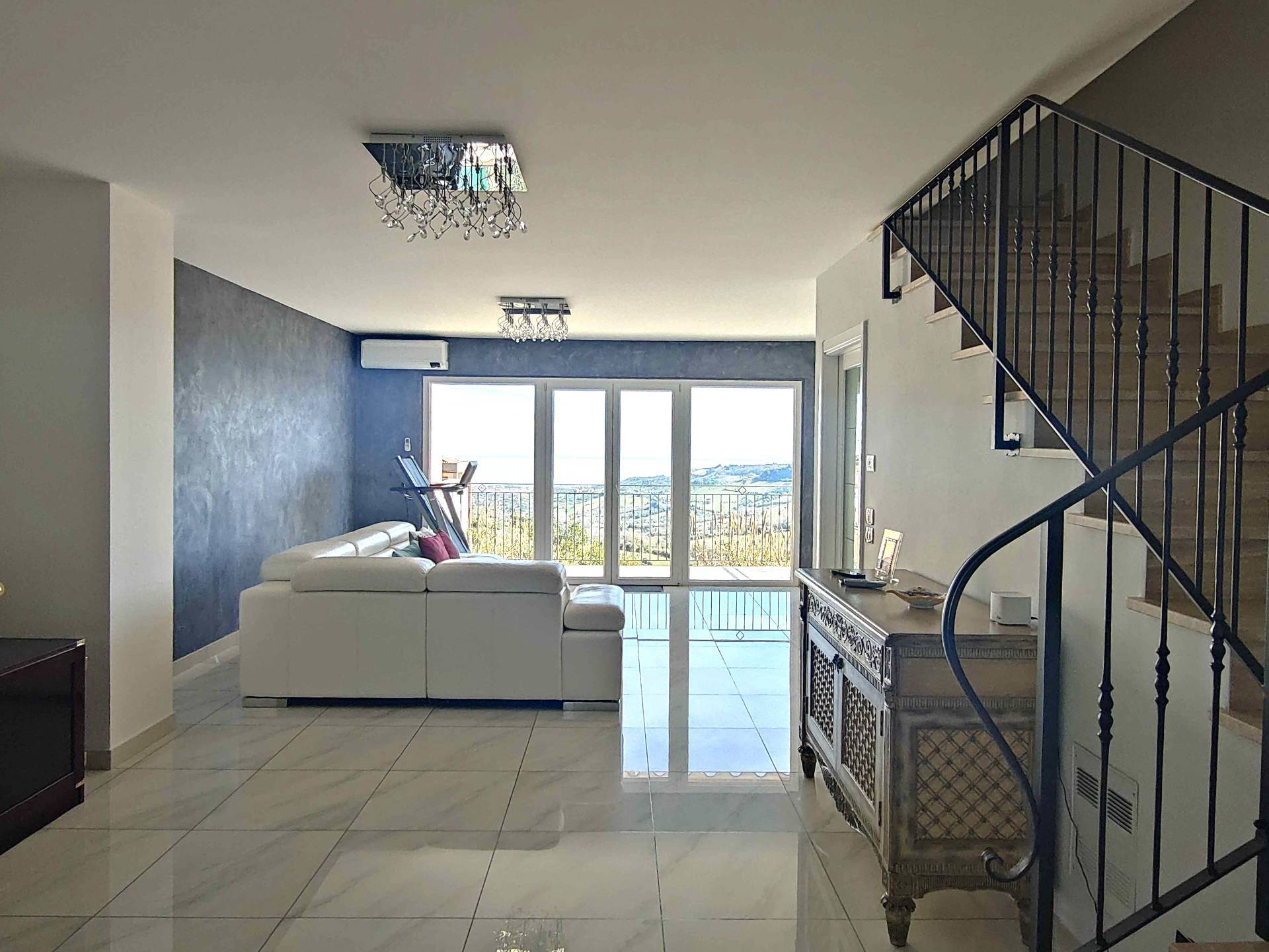 Villetta a schiera in vendita a Acquaviva Picena, Panoramica