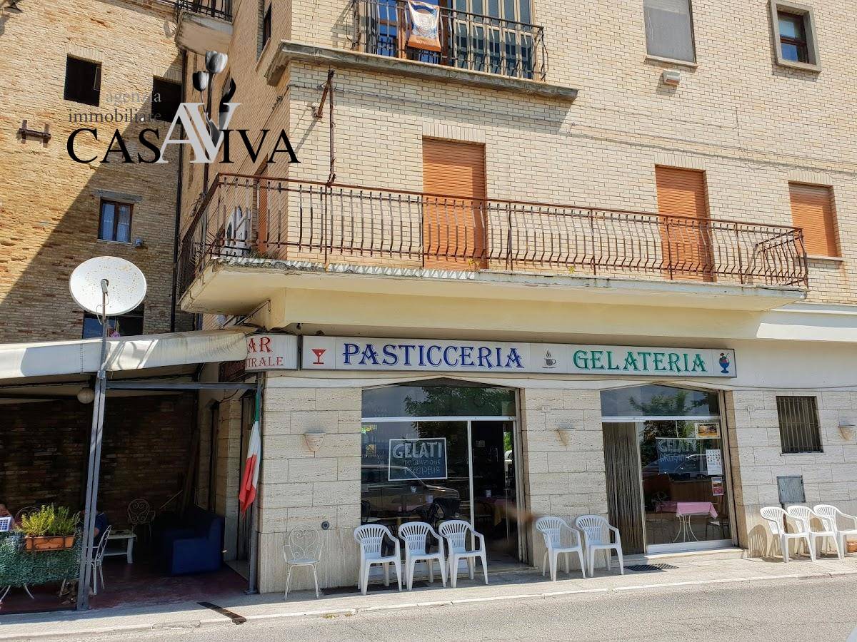 Negozio in vendita a Acquaviva Picena, Centrale