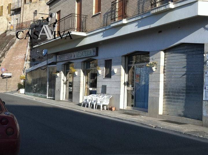 Negozio in vendita a Acquaviva Picena, Centrale
