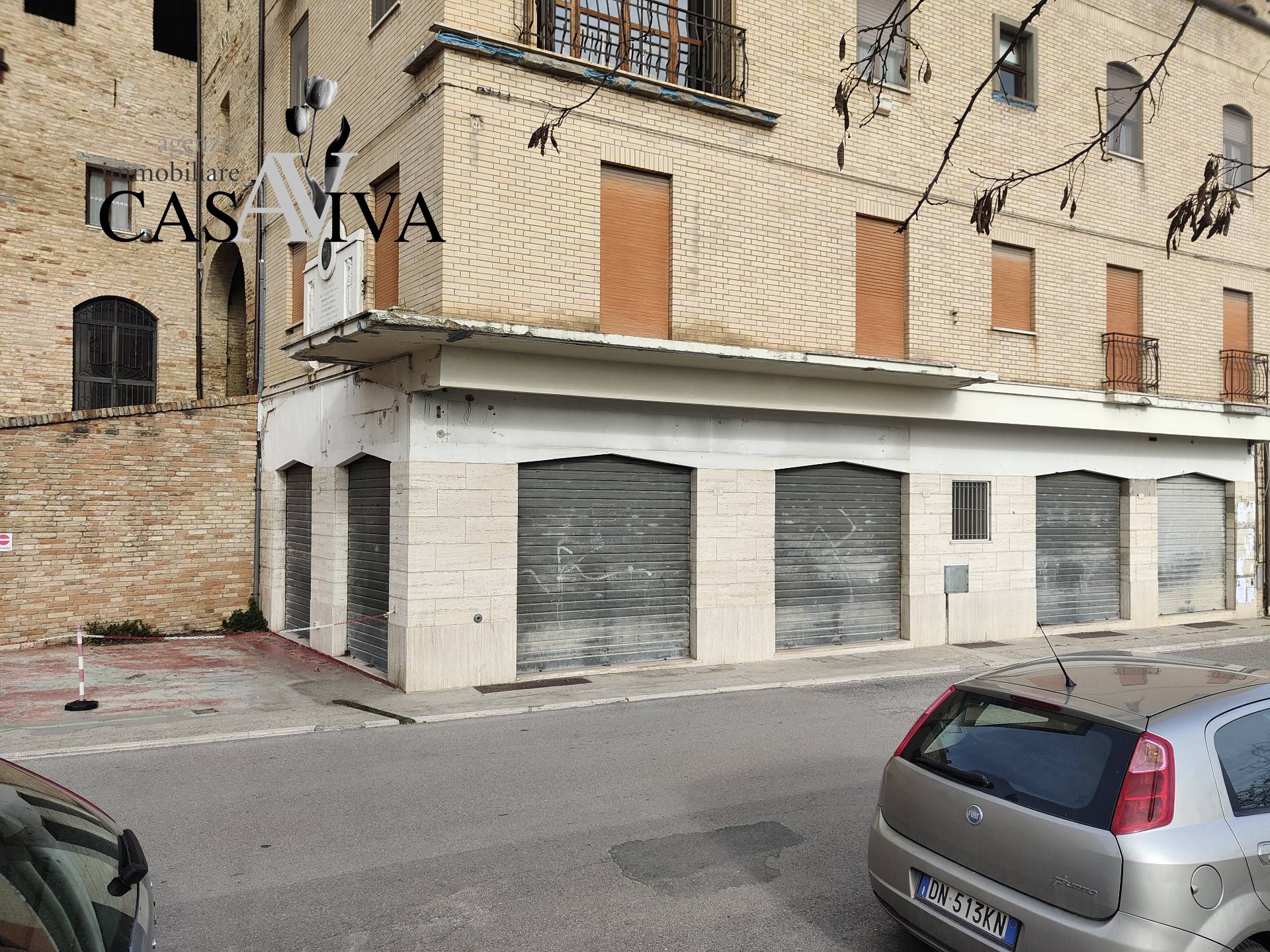 Negozio in vendita a Acquaviva Picena, Centrale
