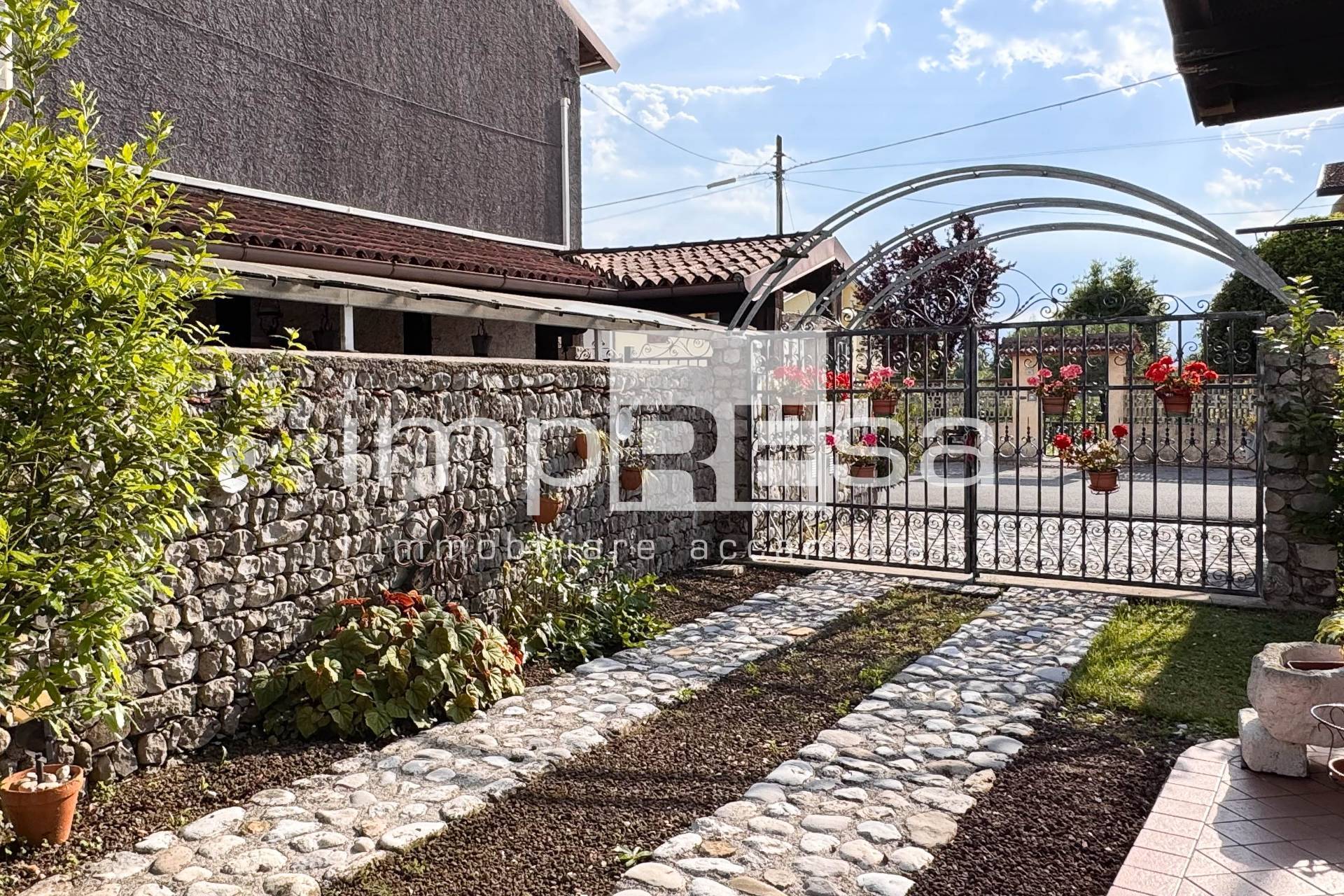 Casa indipendente in vendita a Montereale Valcellina, San Leonardo Valcellina