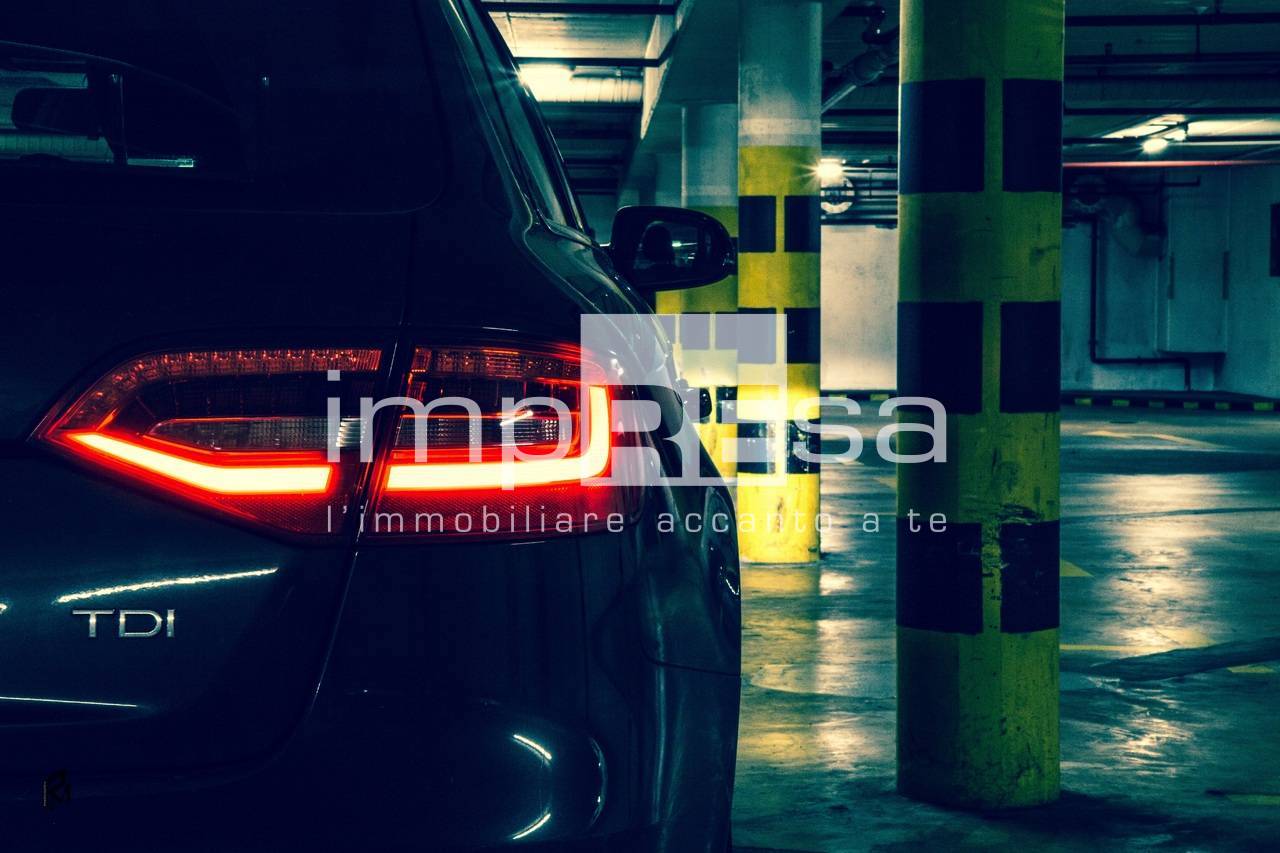 Box o garage in vendita a Silea, Lanzago