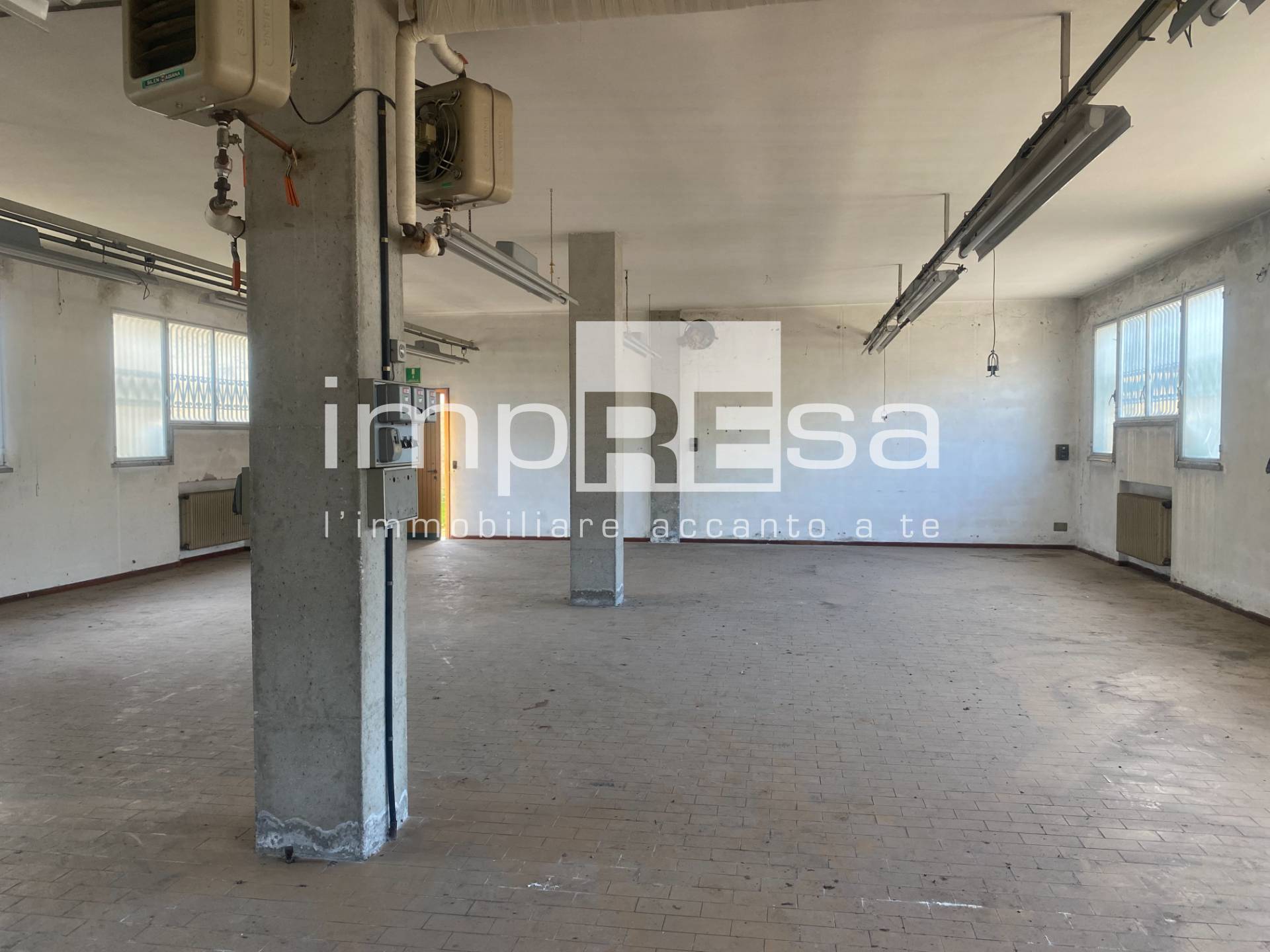 Magazzino in affitto a Carbonera, Biban