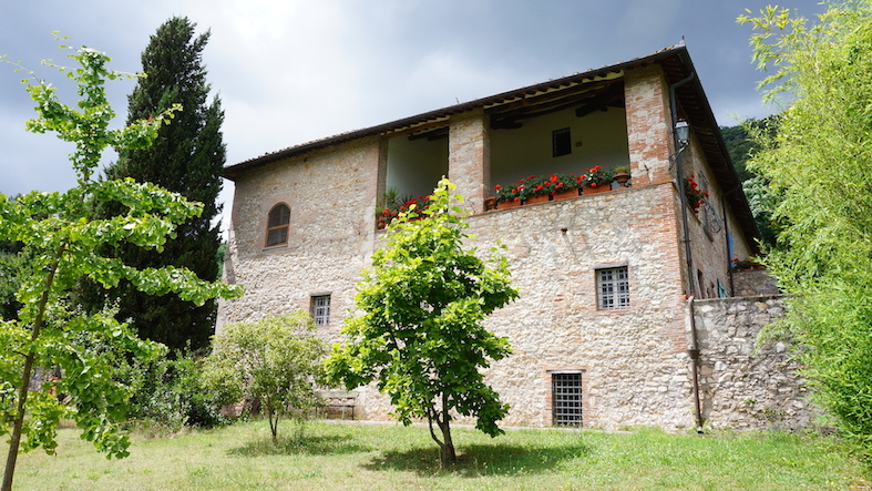 Vende villa con terrazzo Lucca maggiano