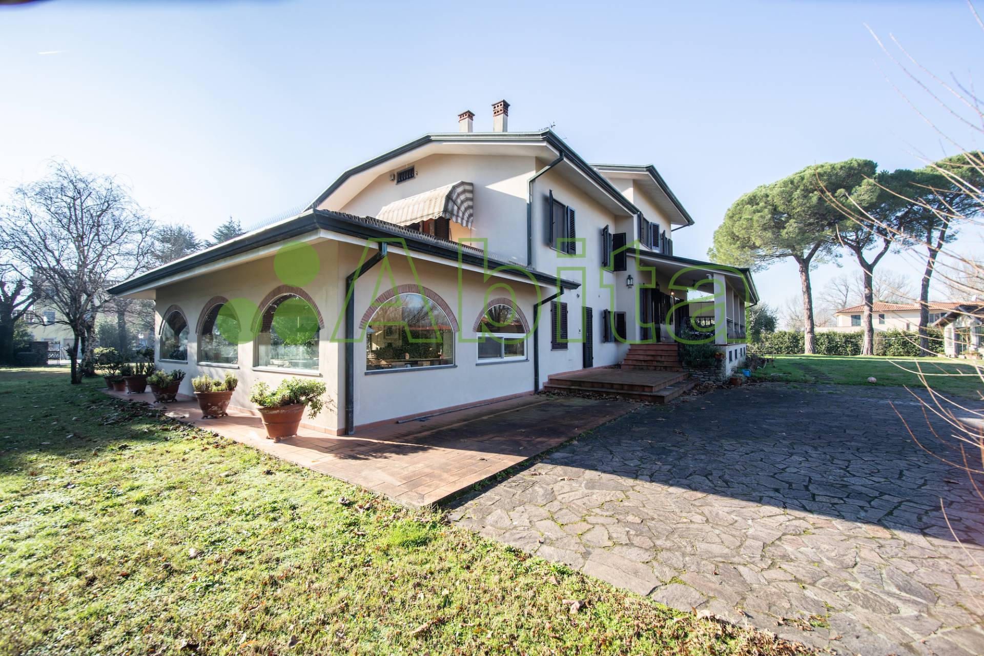 Villa con terrazzo, Lucca picciorana