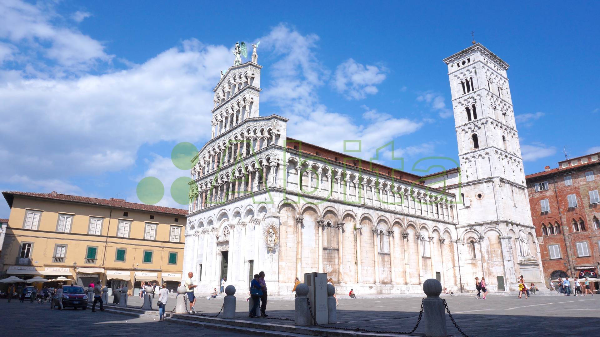 Locale commerciale in affitto a Lucca, Centro storico