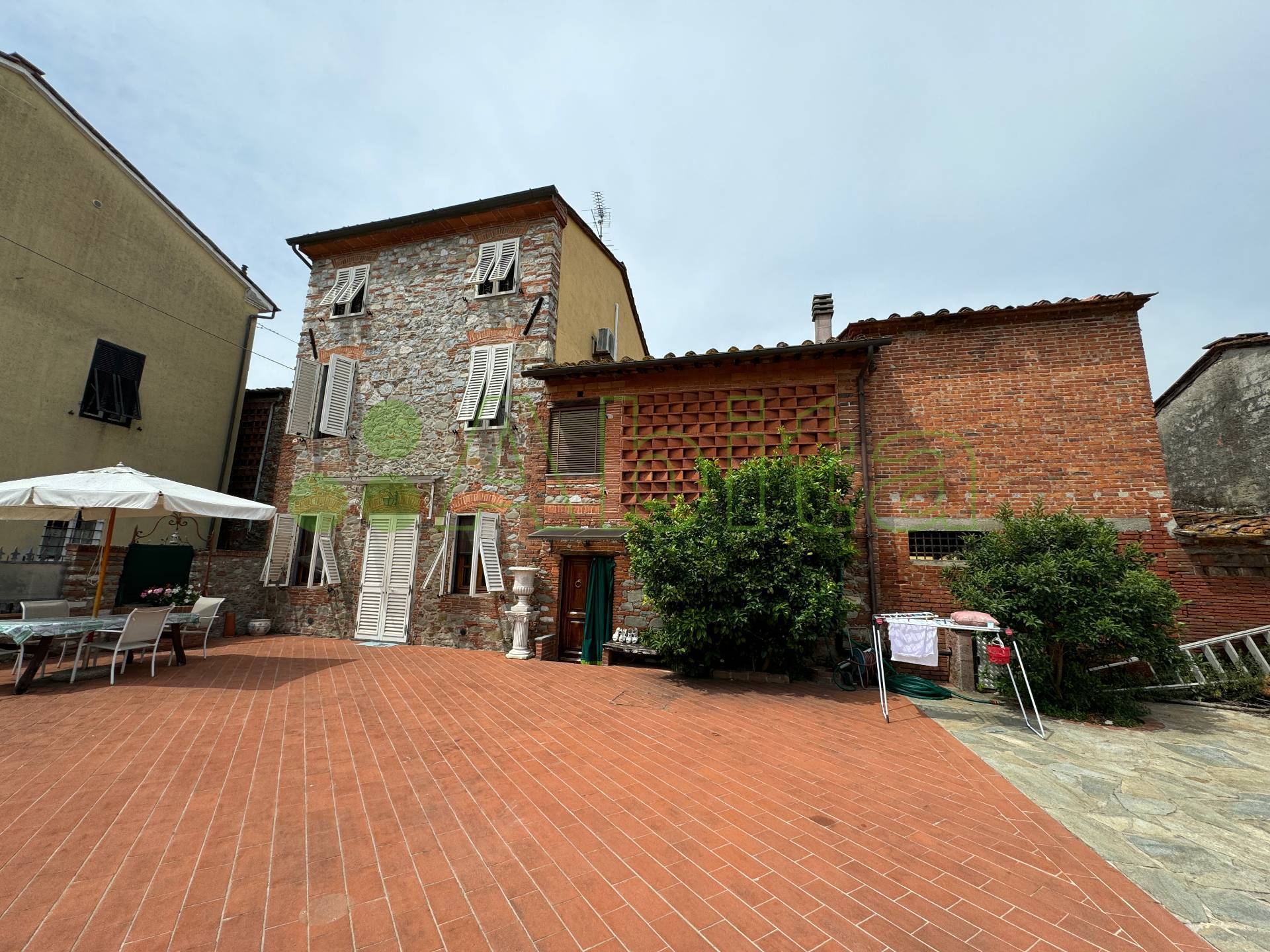 Villa in vendita a Capannori, Lammari