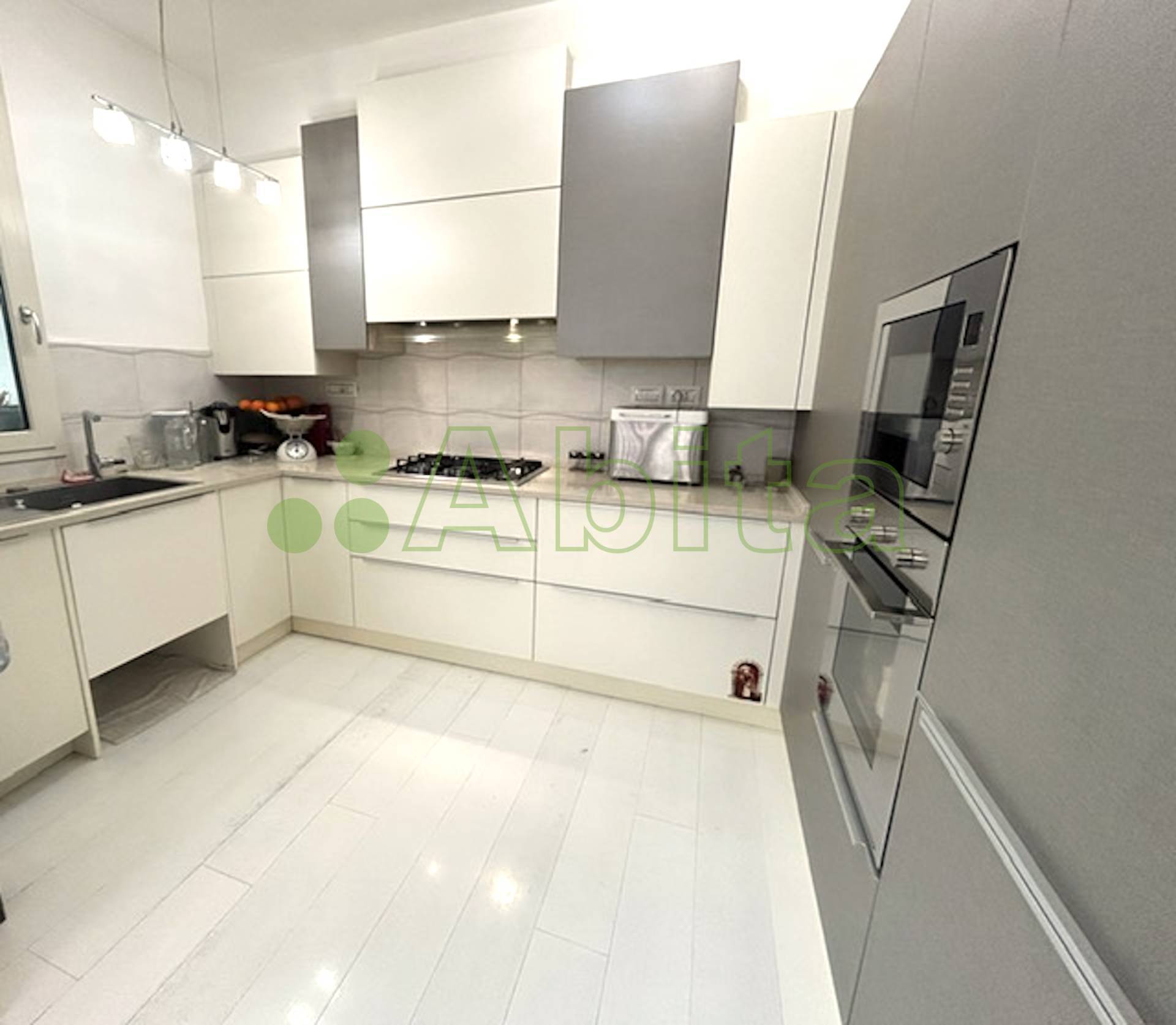 Attico in vendita a Lucca, San Donato