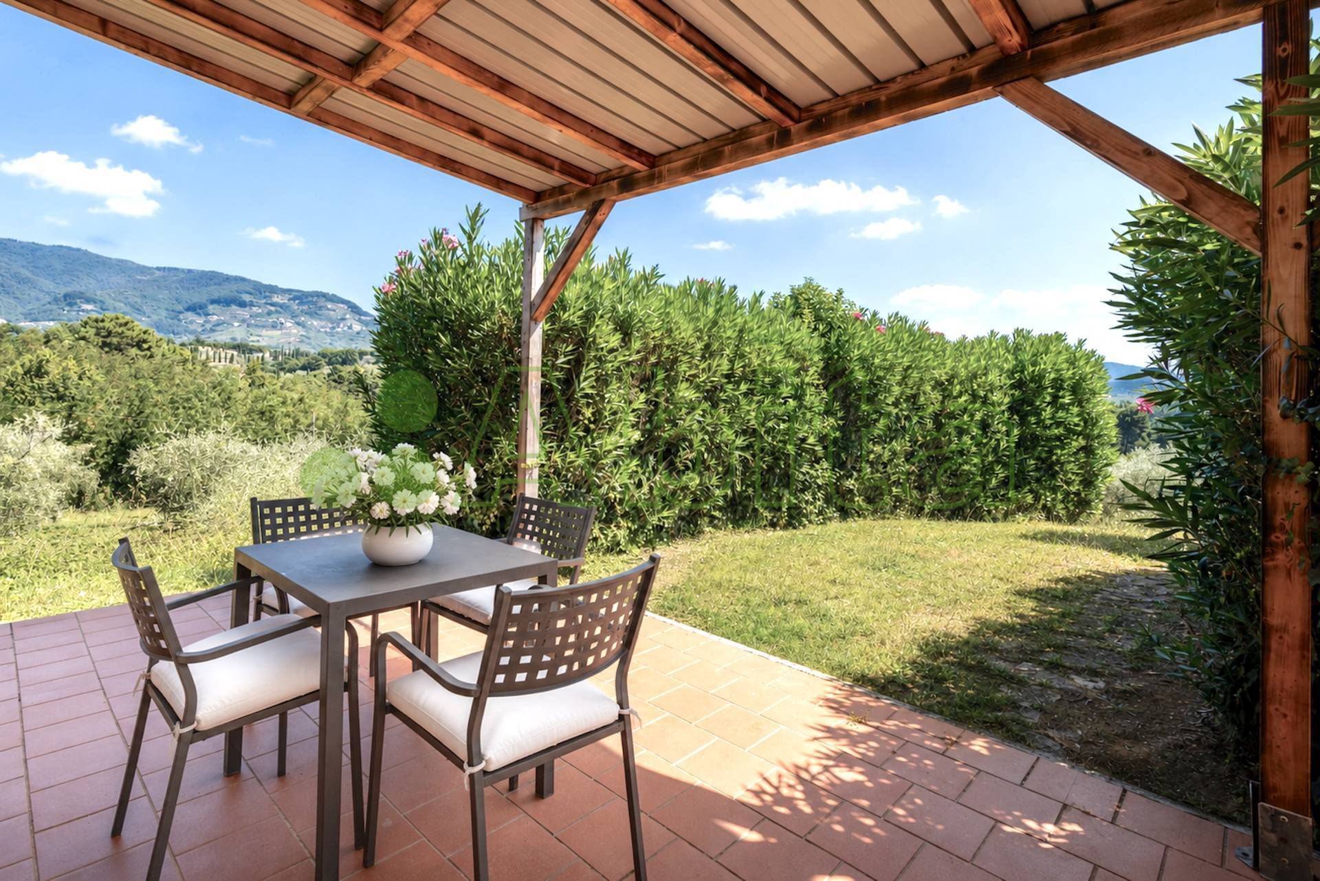 Appartamento con giardino in affitto a Capannori, Gragnano