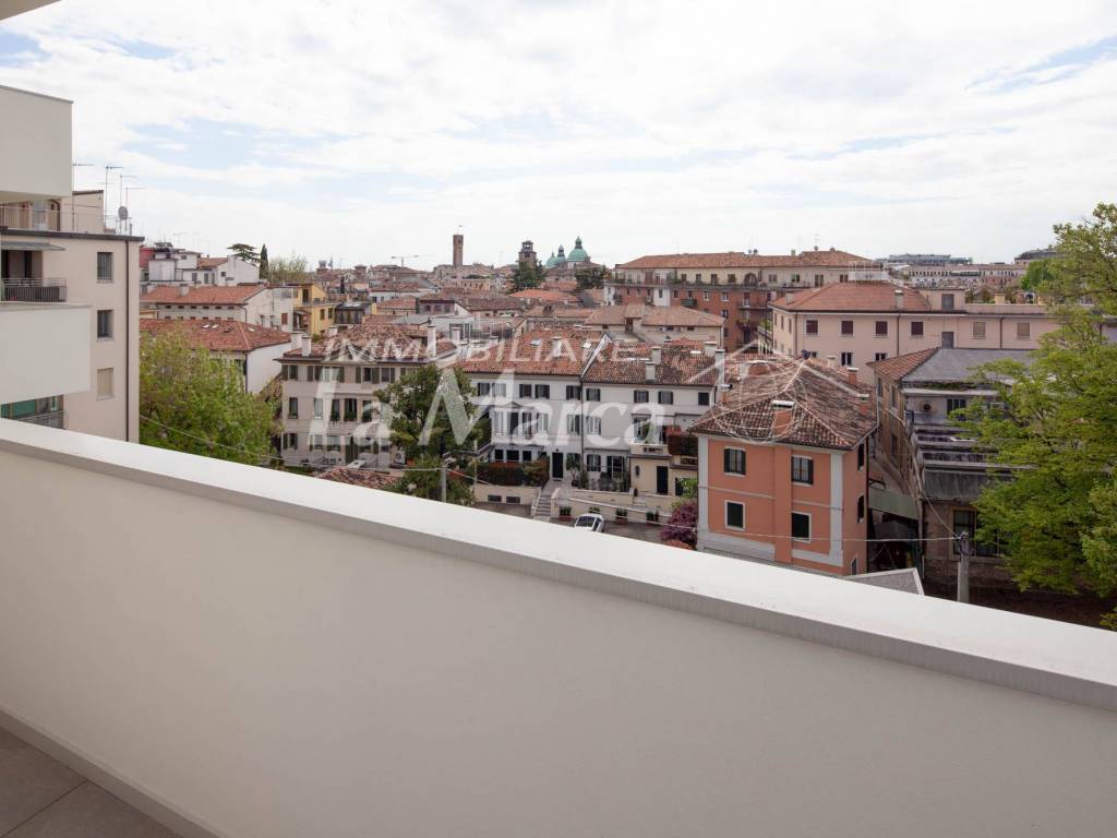 Appartamento con terrazzo, Treviso centro storico