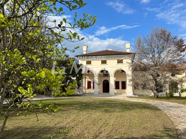 VILLA SINGOLA in vendita a Villorba