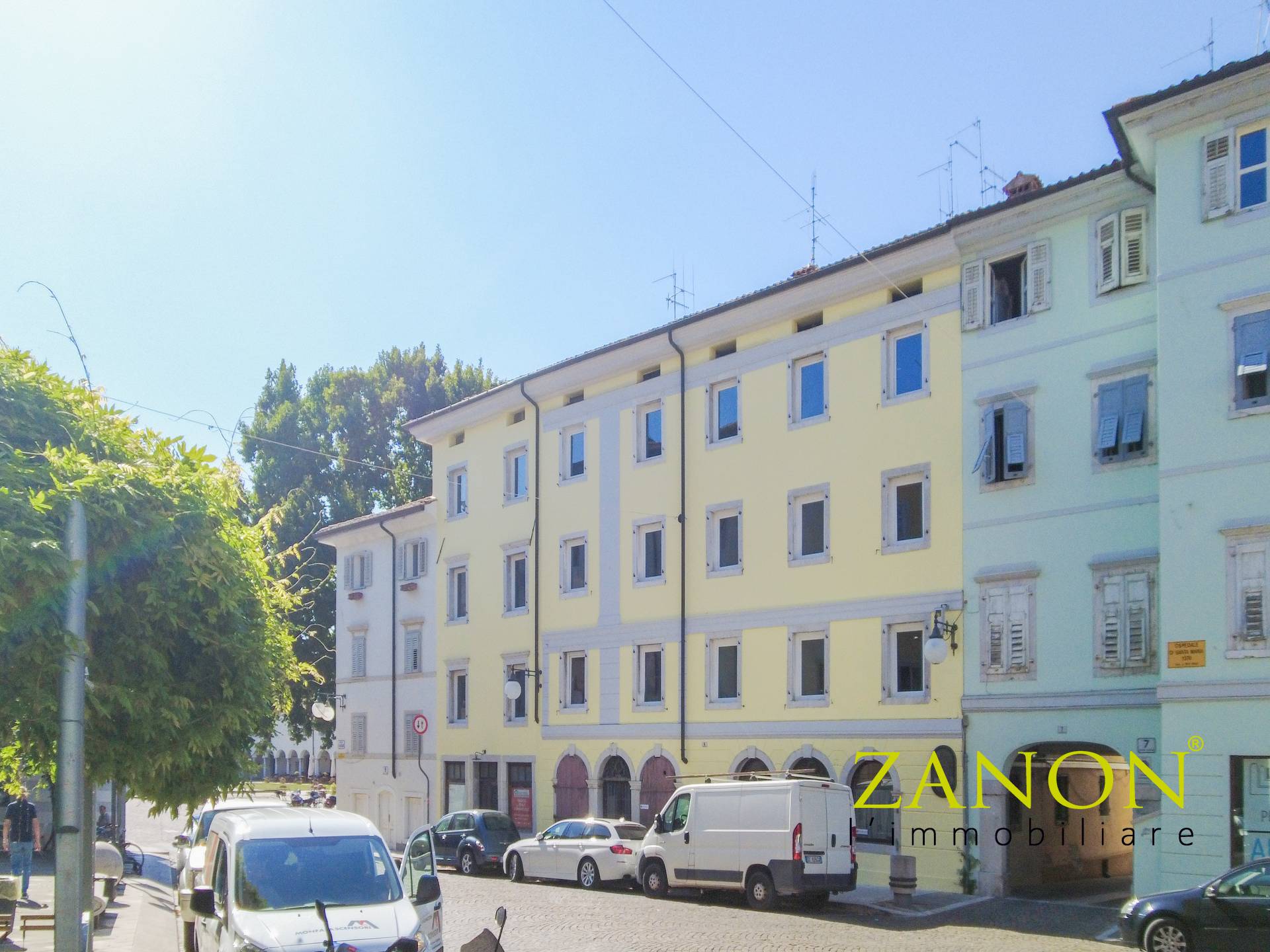 Appartamento con terrazzo, Gorizia centro storico