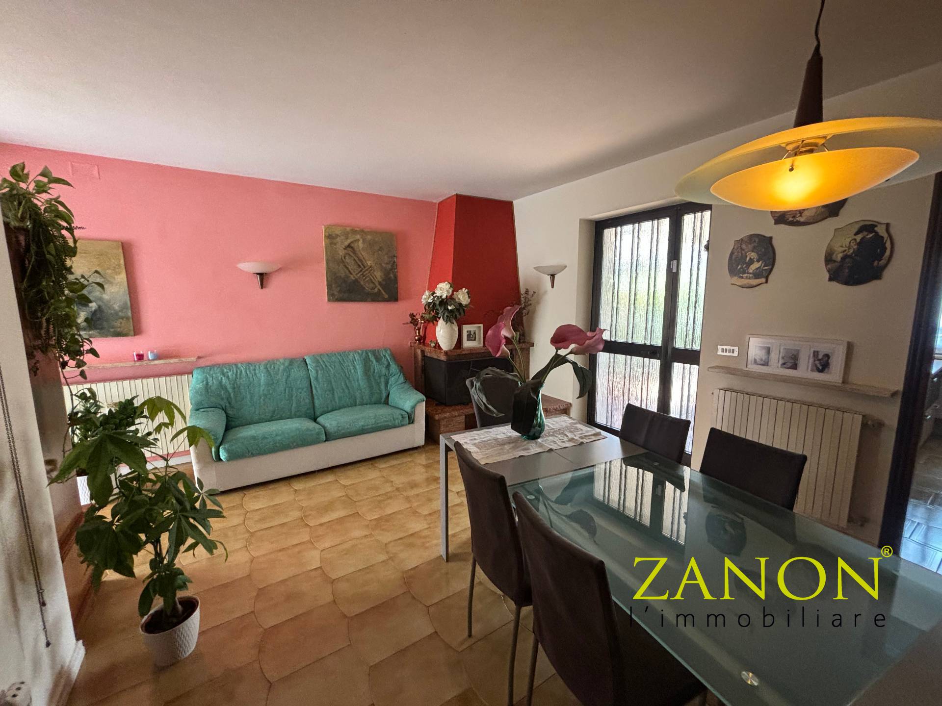 Casa indipendente con terrazzo a Farra d'Isonzo