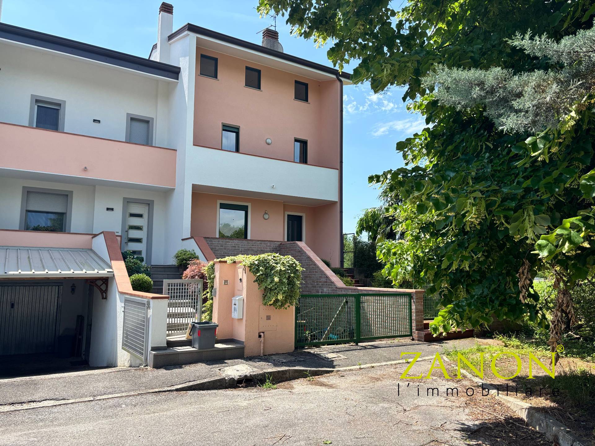Villa a schiera in vendita a Capriva del Friuli