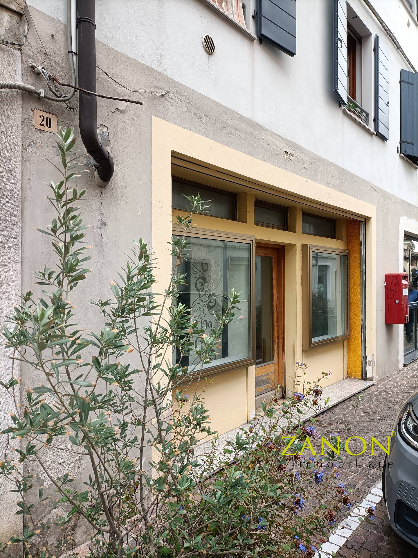 Locale commerciale in affitto a Cormons