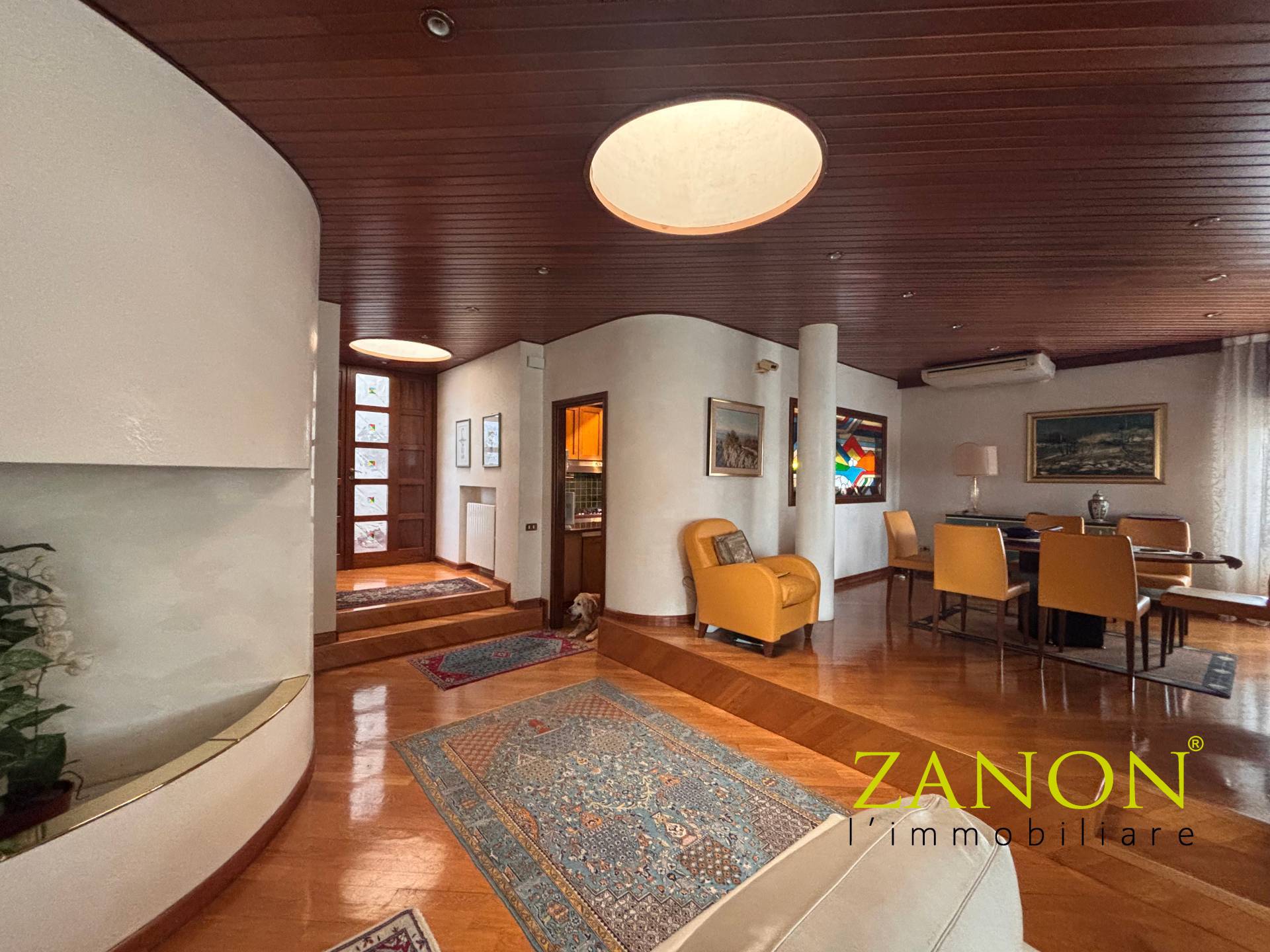 Palazzo / Stabile in vendita a Gorizia