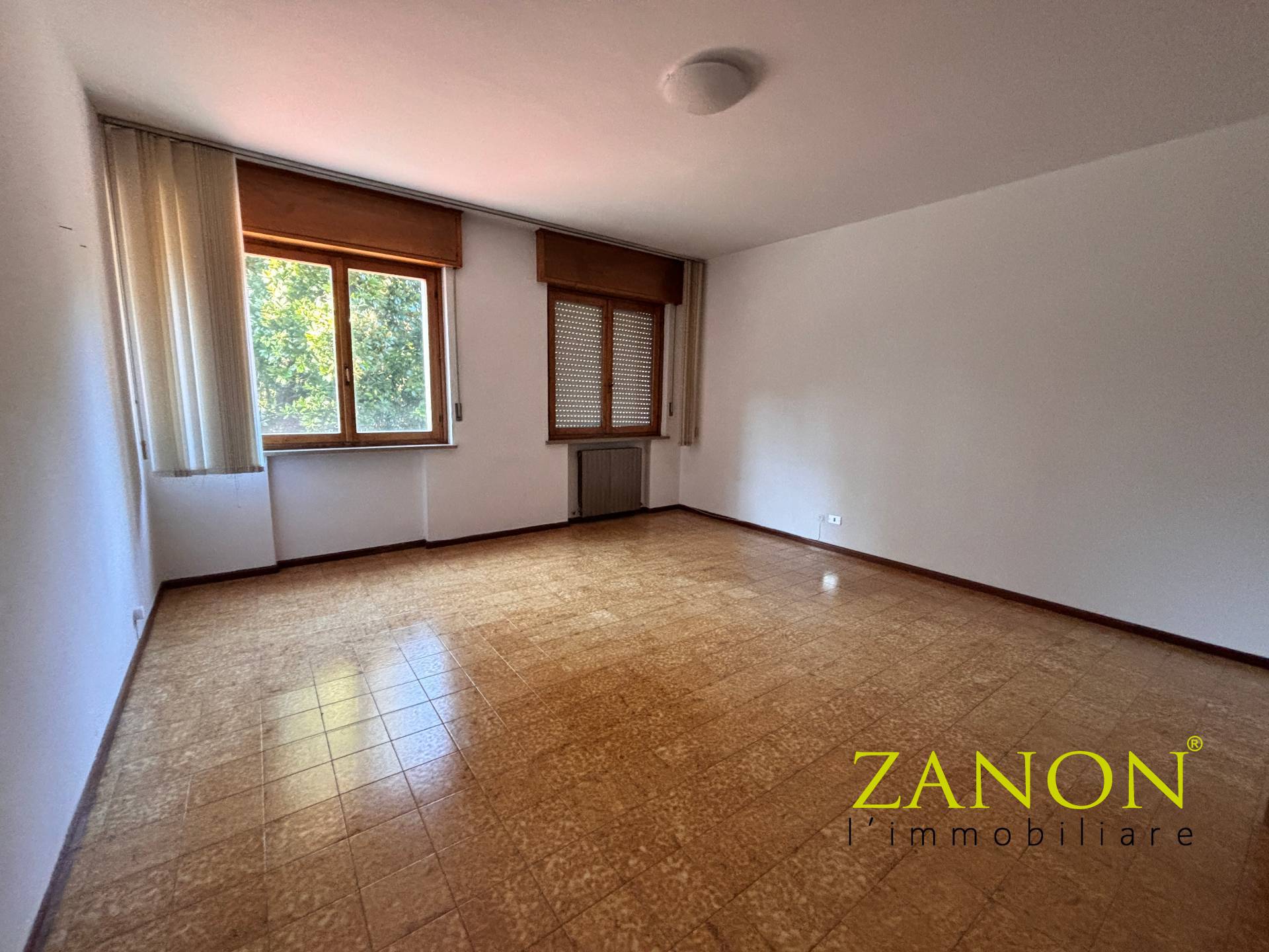 Studio/Ufficio in vendita a Gorizia, Centrale Corsi