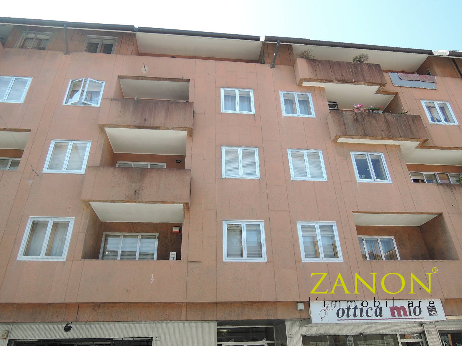 Studio/Ufficio in vendita a Gorizia, Centrale Corsi