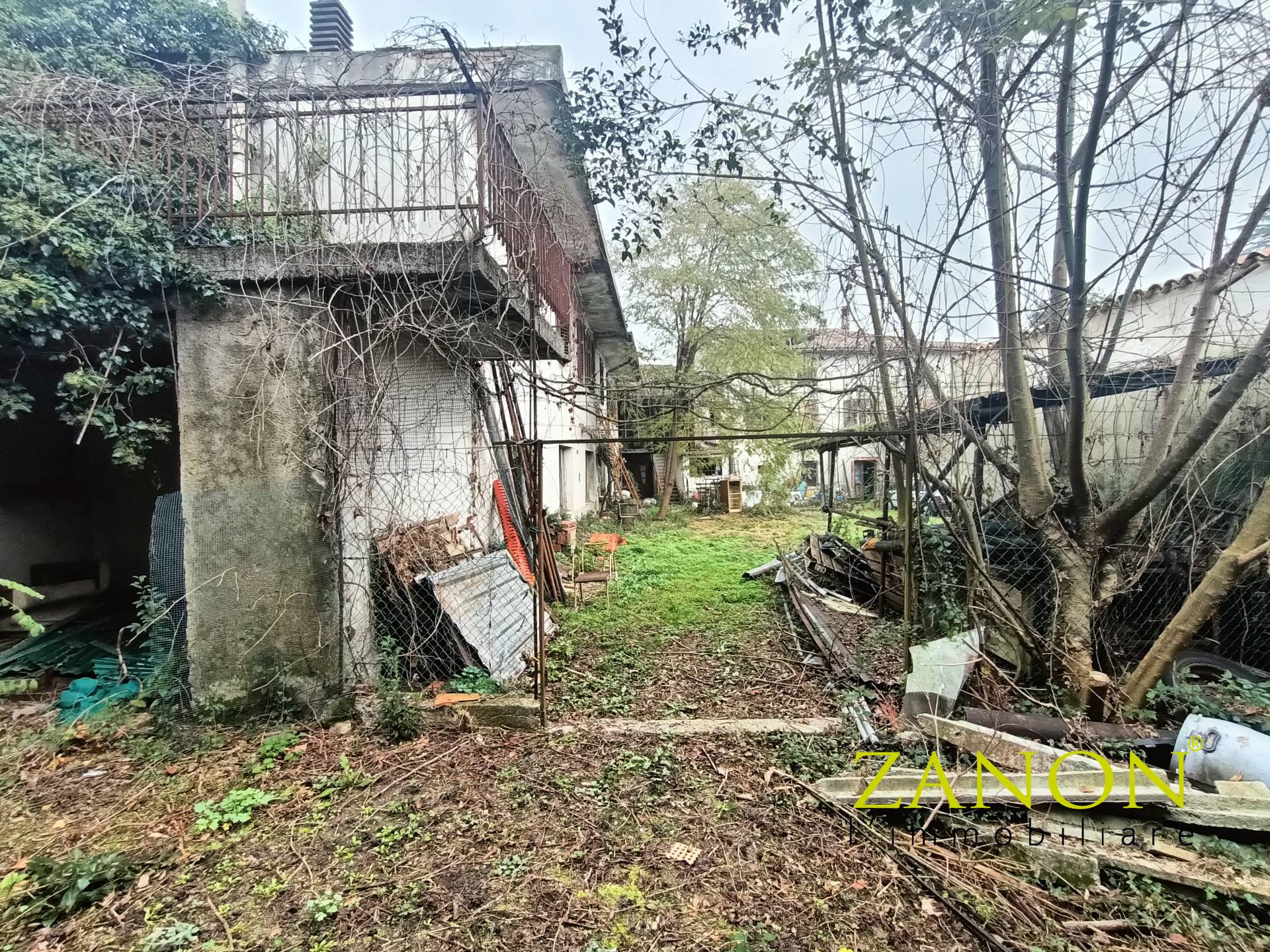 Compendio immobiliare in vendita a Sagrado