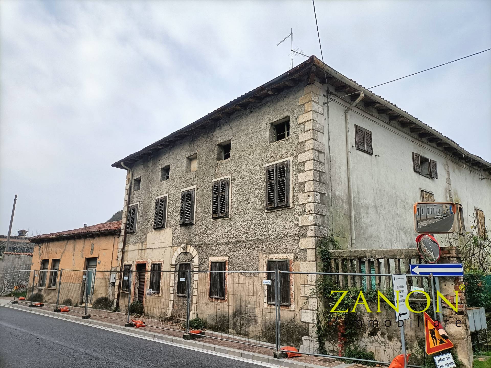 Compendio immobiliare in vendita a Sagrado