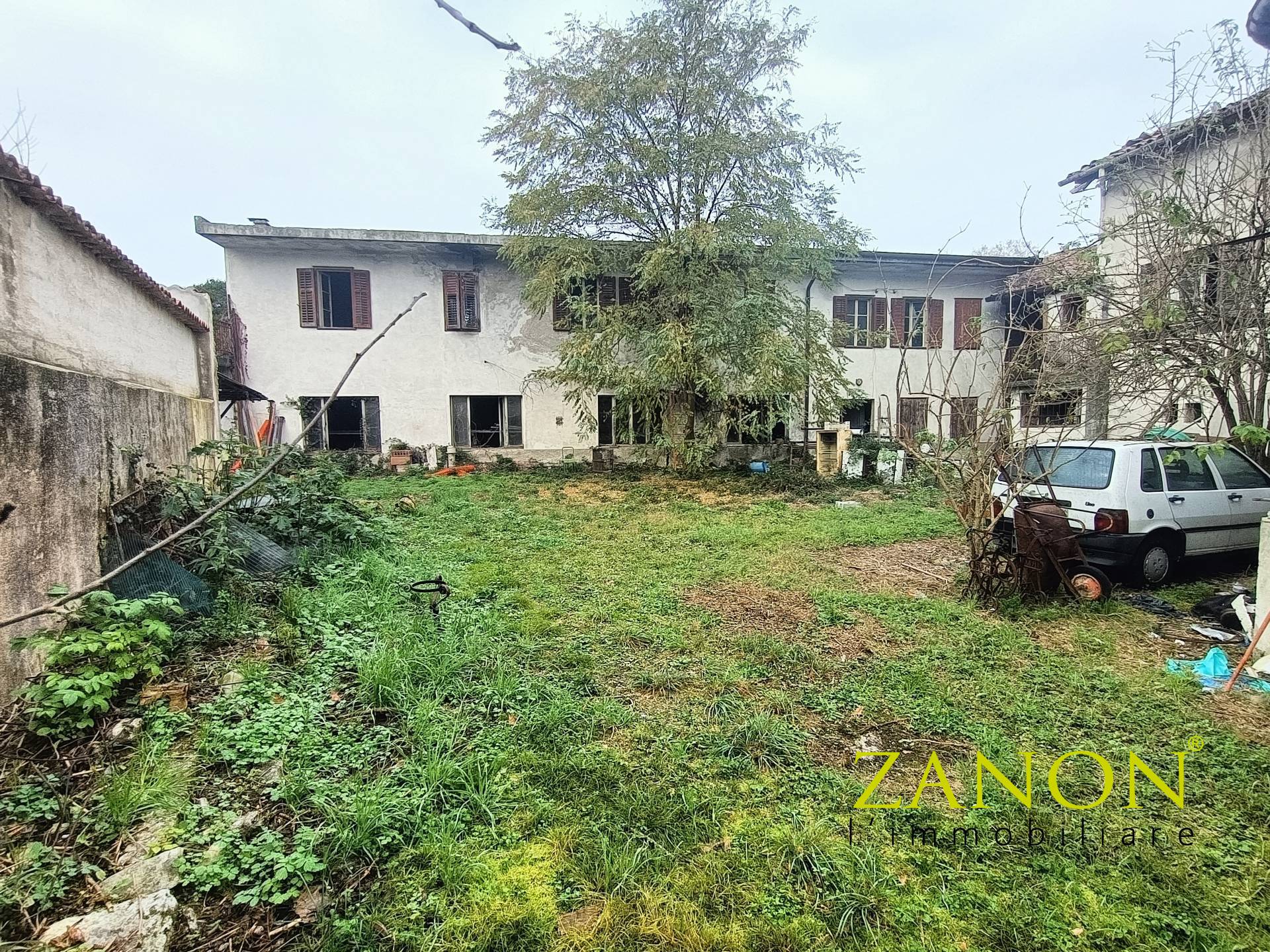 Compendio immobiliare in vendita a Sagrado