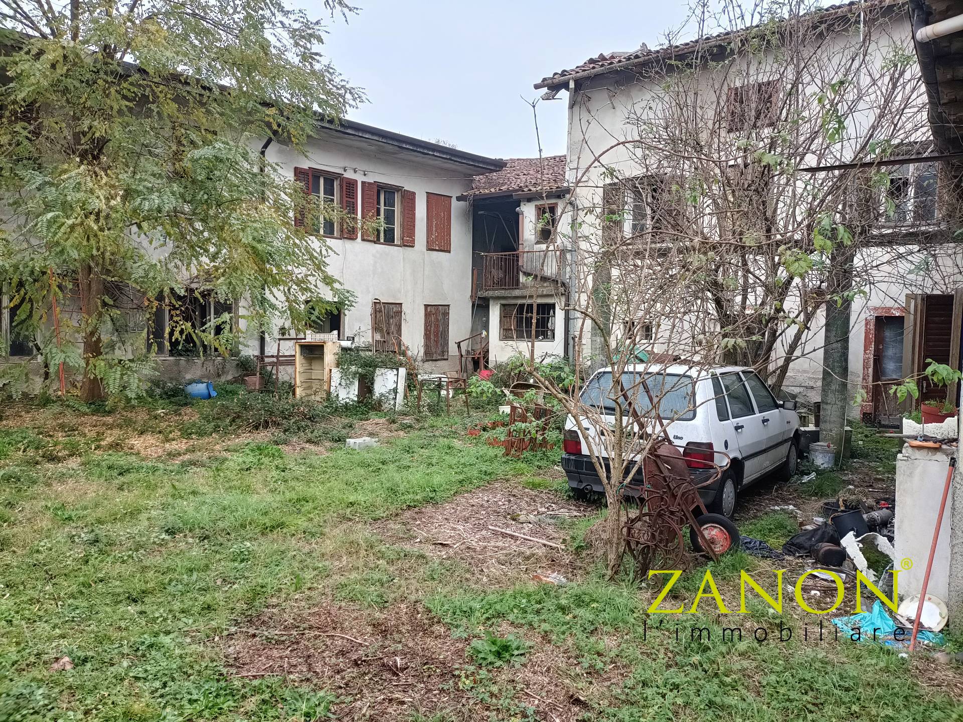 Compendio immobiliare in vendita a Sagrado