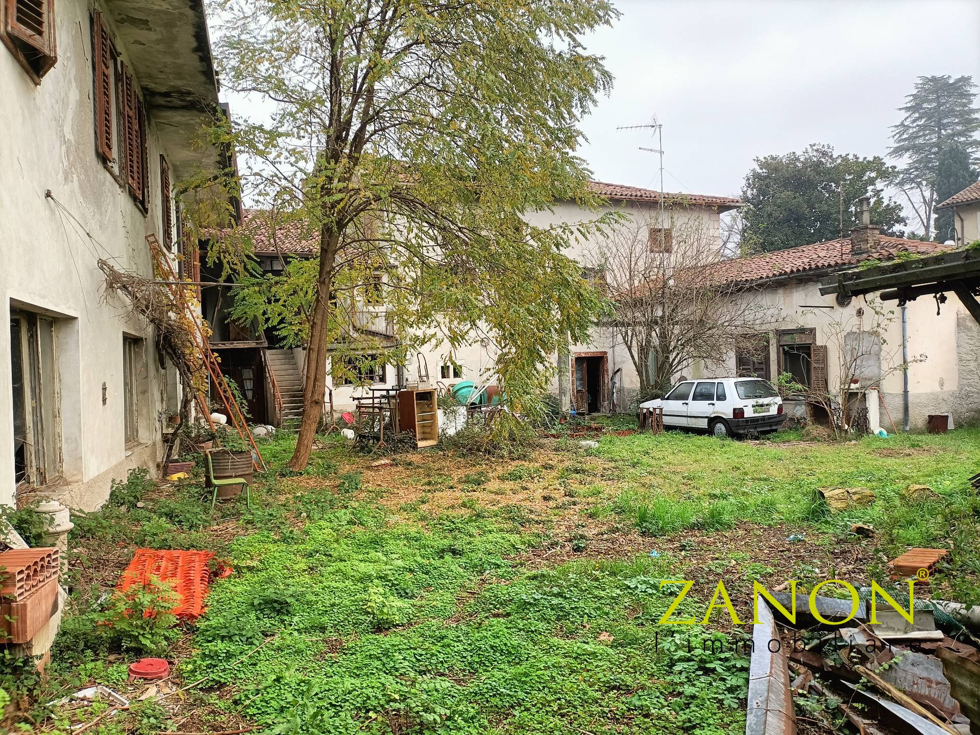 Compendio immobiliare in vendita a Sagrado