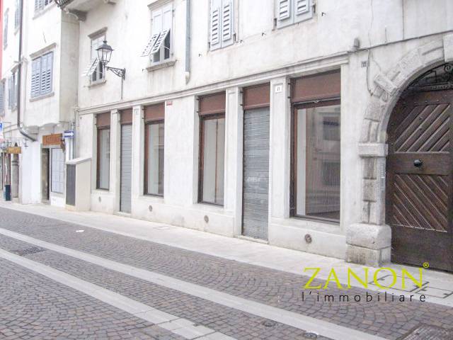 Locale commerciale in vendita a Gorizia