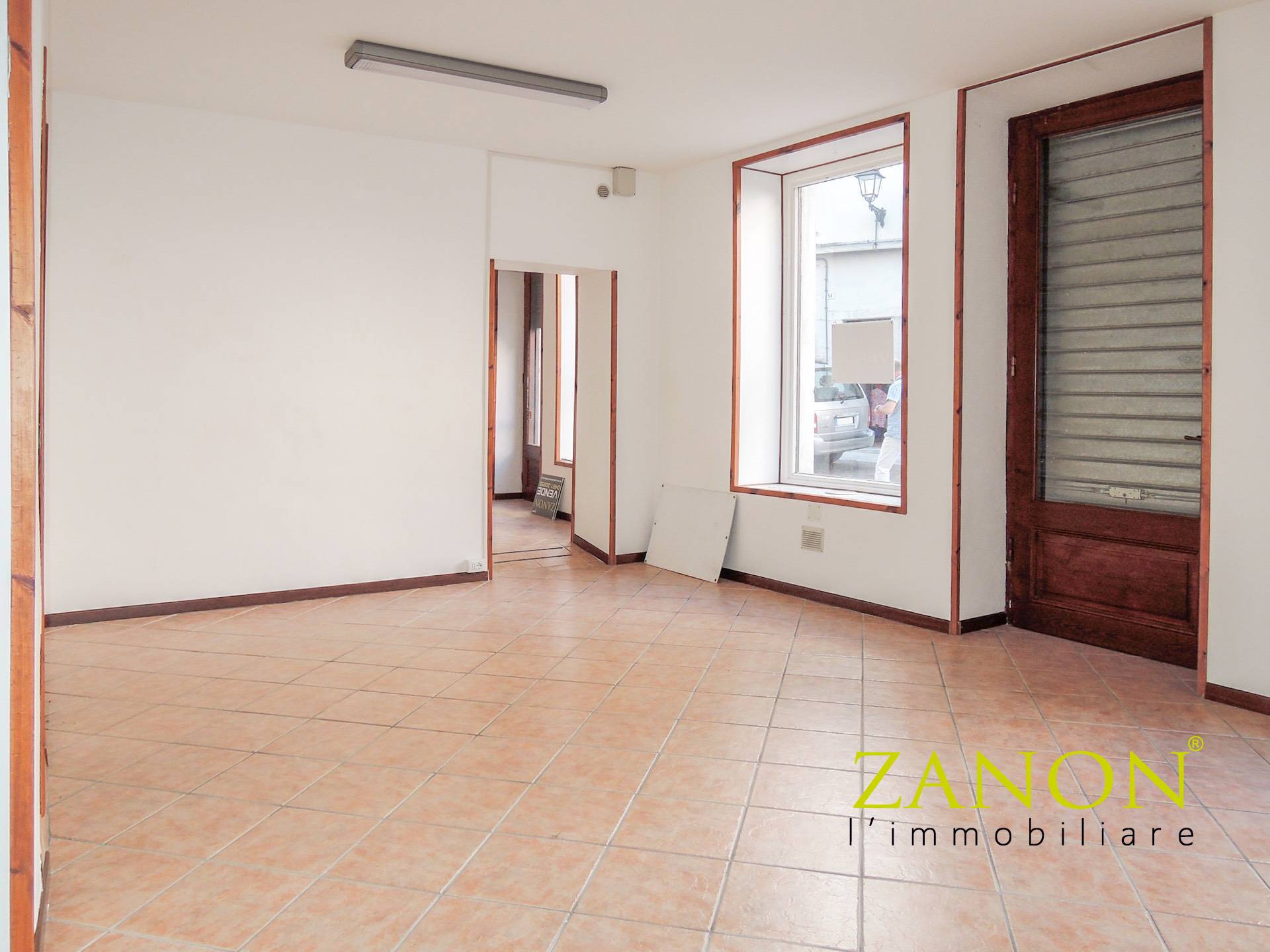 Locale commerciale in vendita a Gorizia