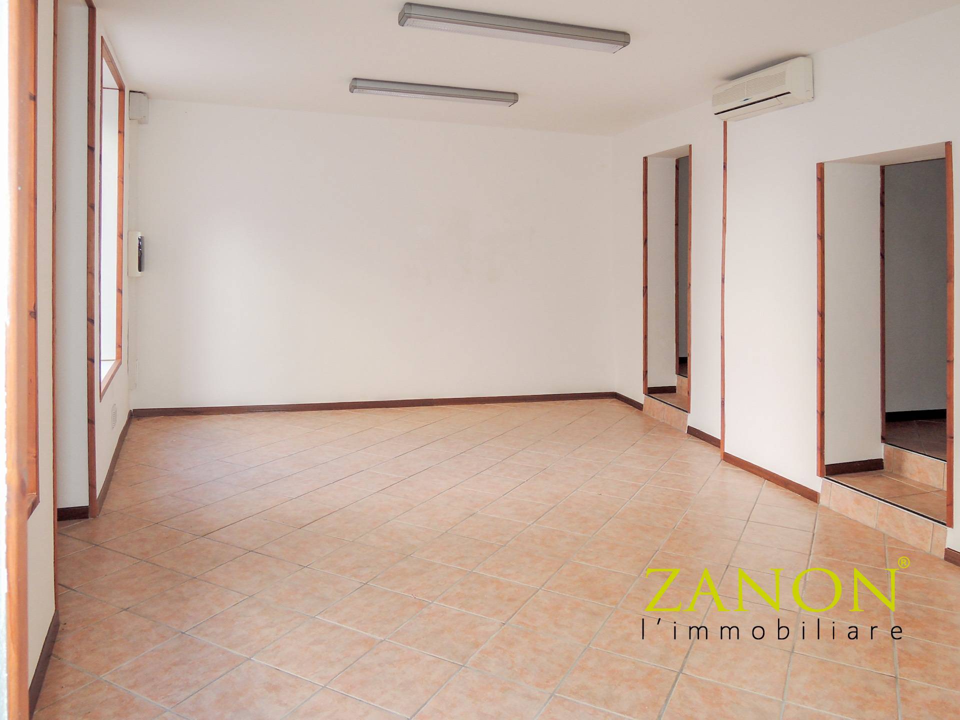 Locale commerciale in vendita a Gorizia