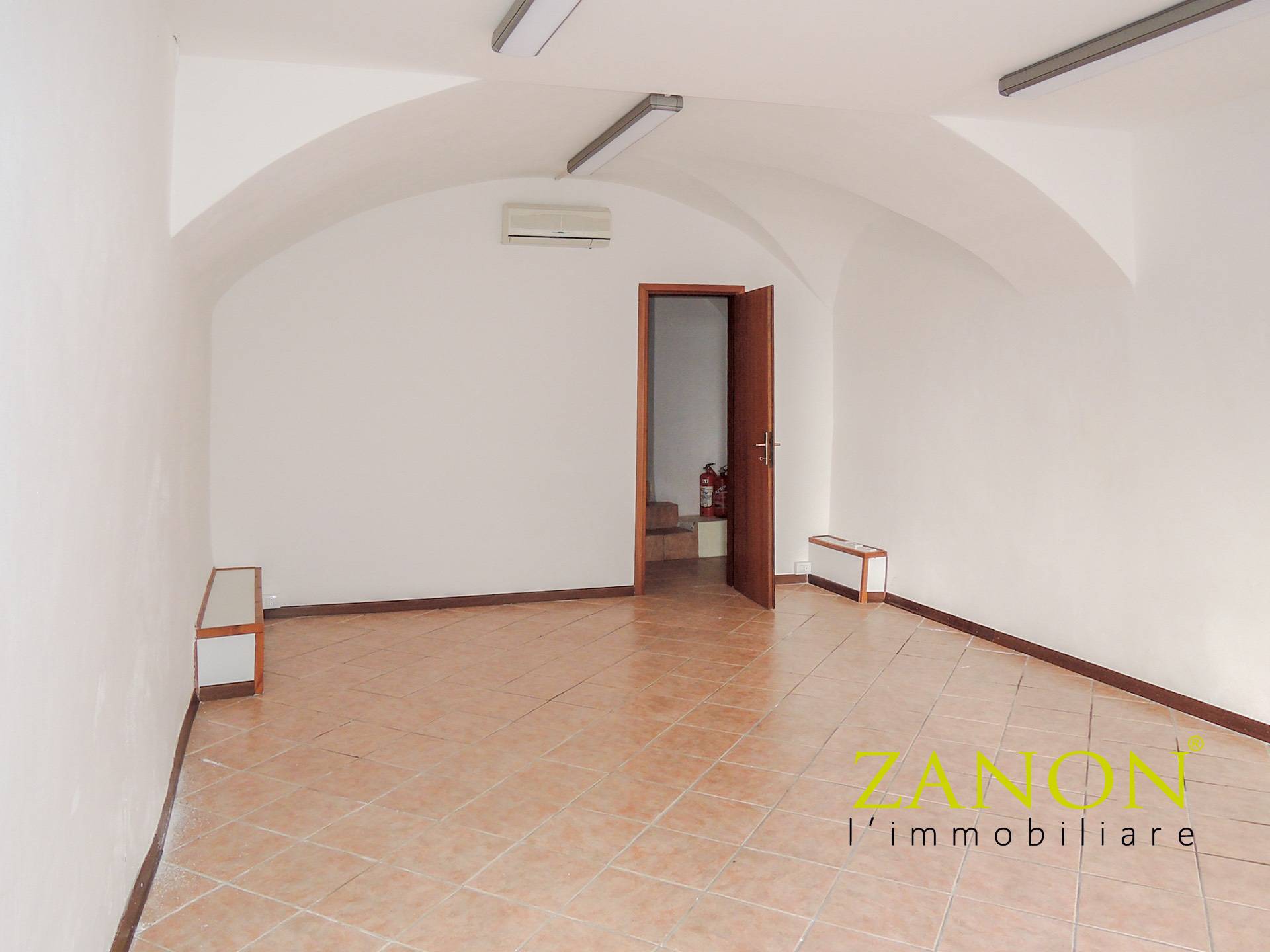 Locale commerciale in vendita a Gorizia