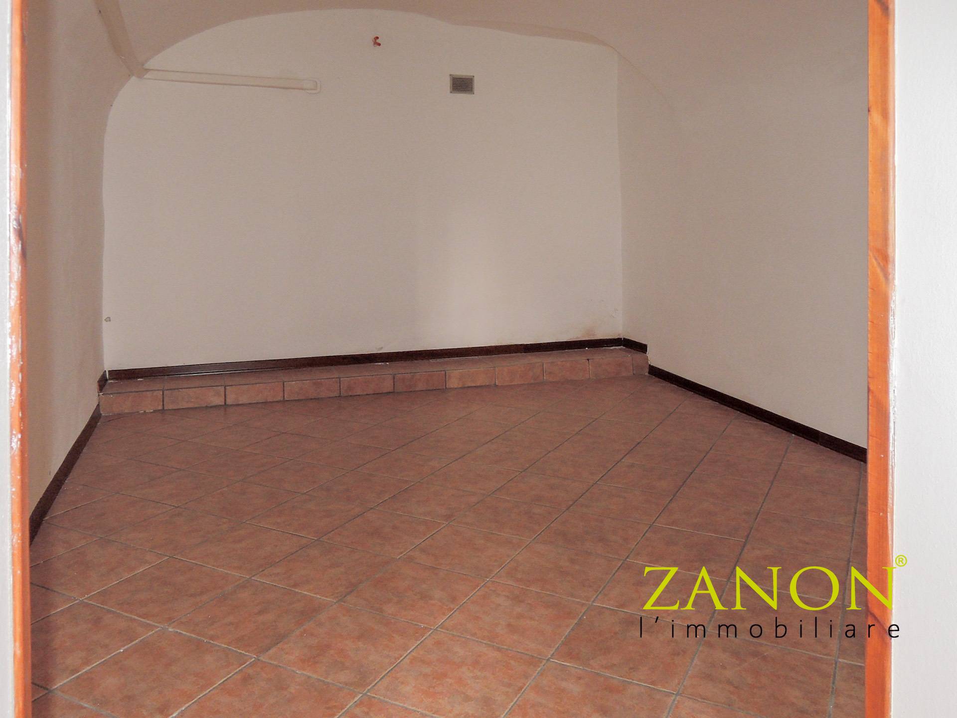 Locale commerciale in vendita a Gorizia