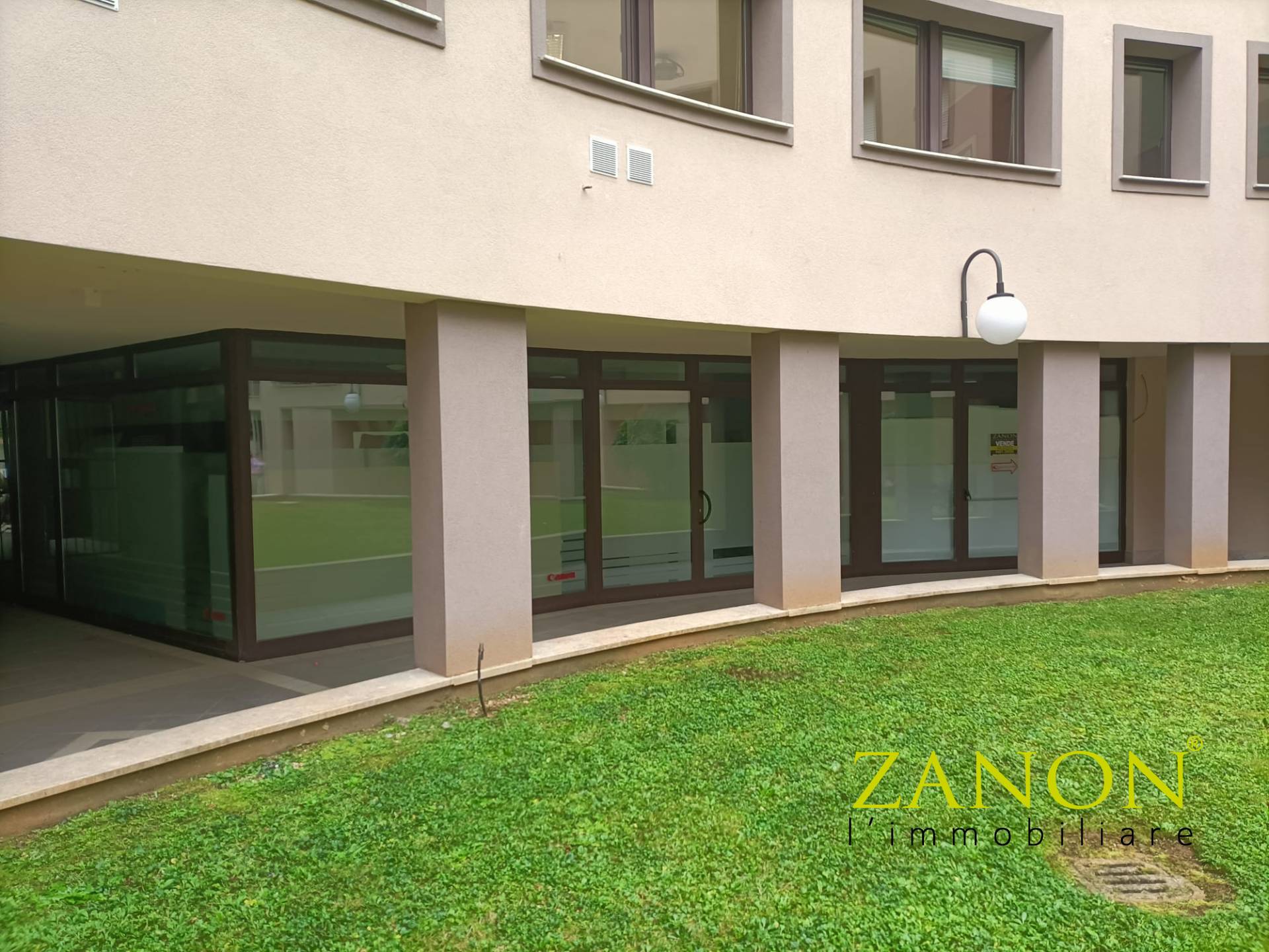 Locale commerciale in affitto a Gorizia, Centrale Corsi