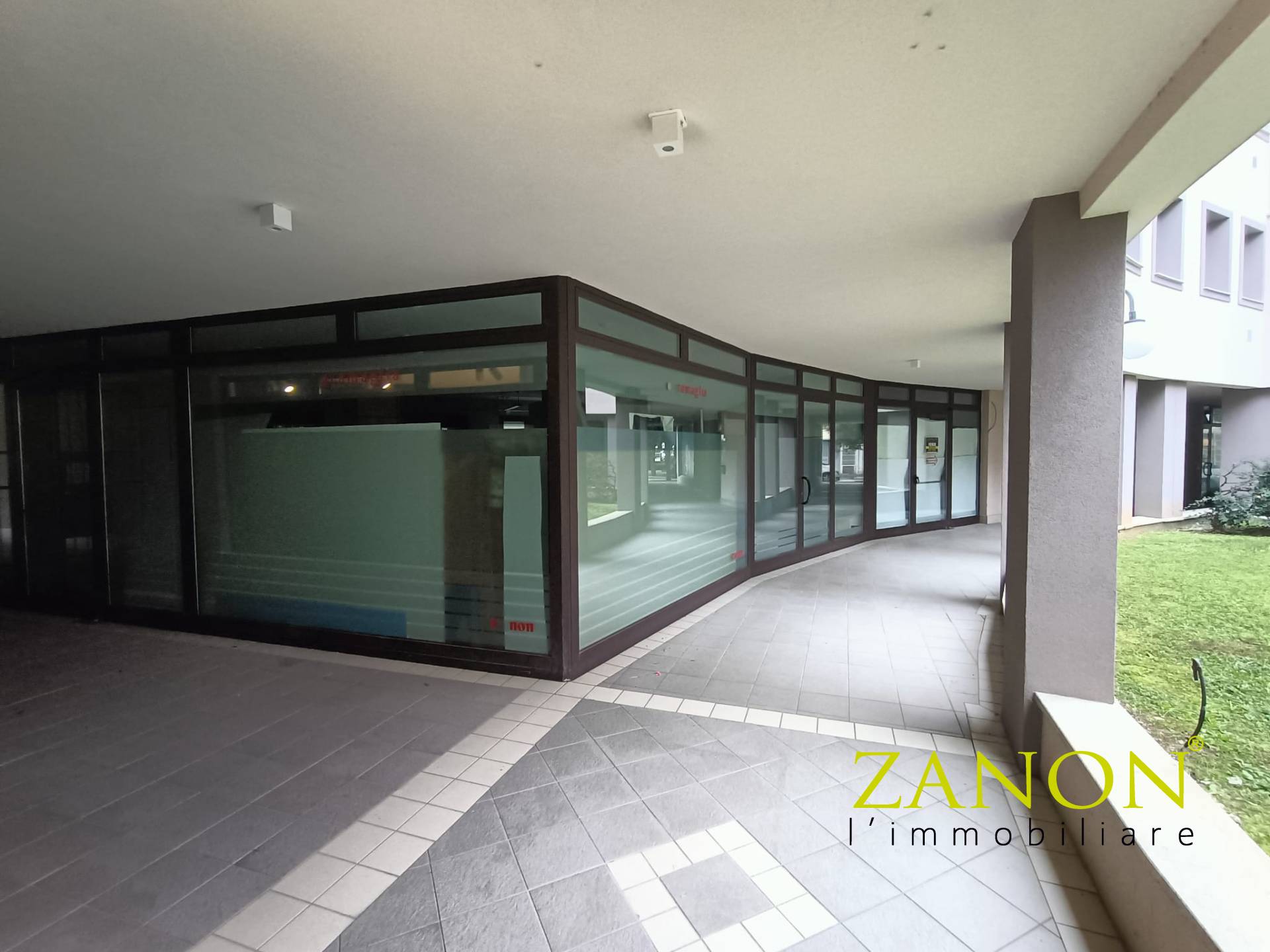 Locale commerciale in affitto a Gorizia, Centrale Corsi