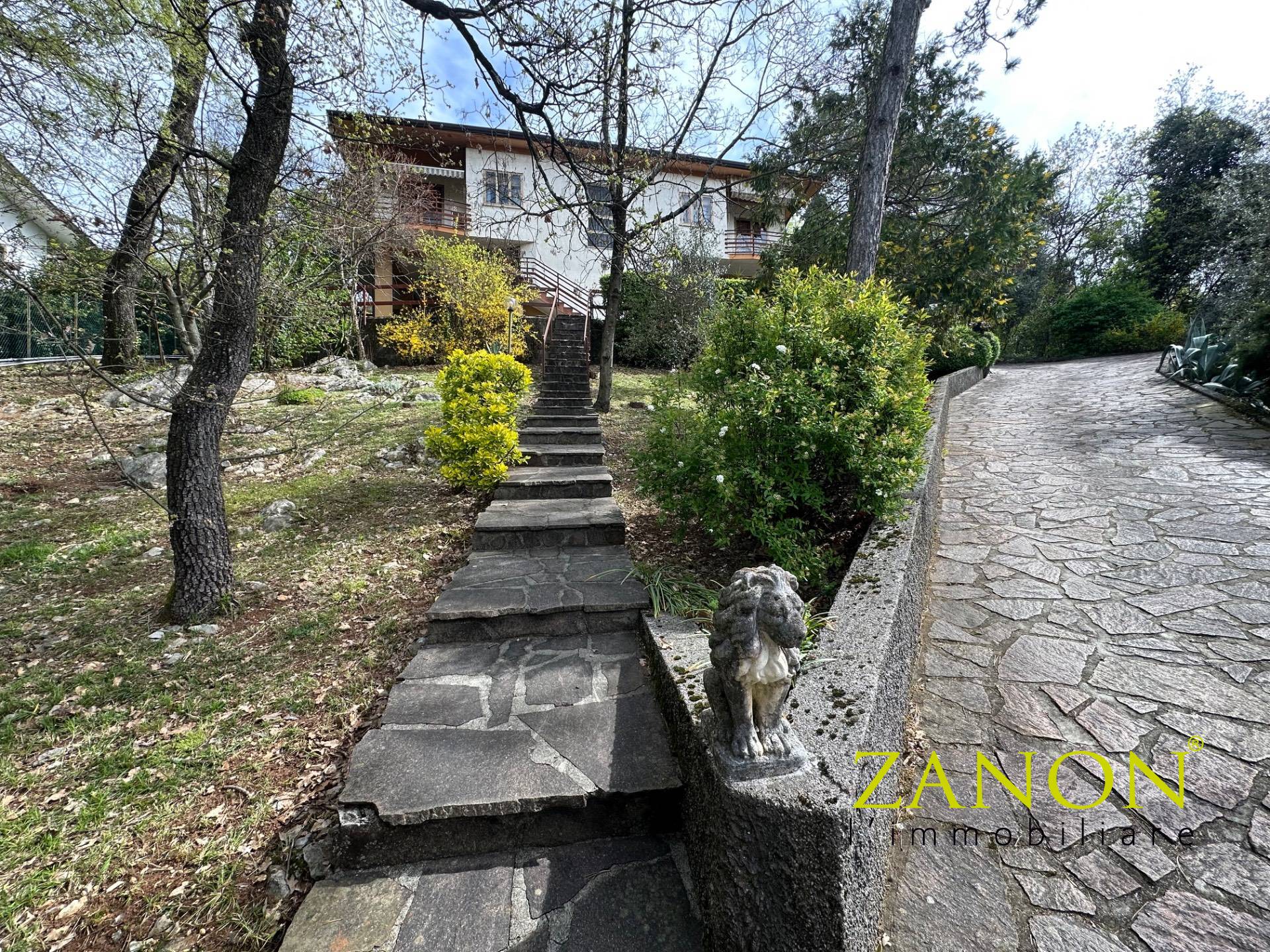 Casa bifamiliare in vendita a Sagrado