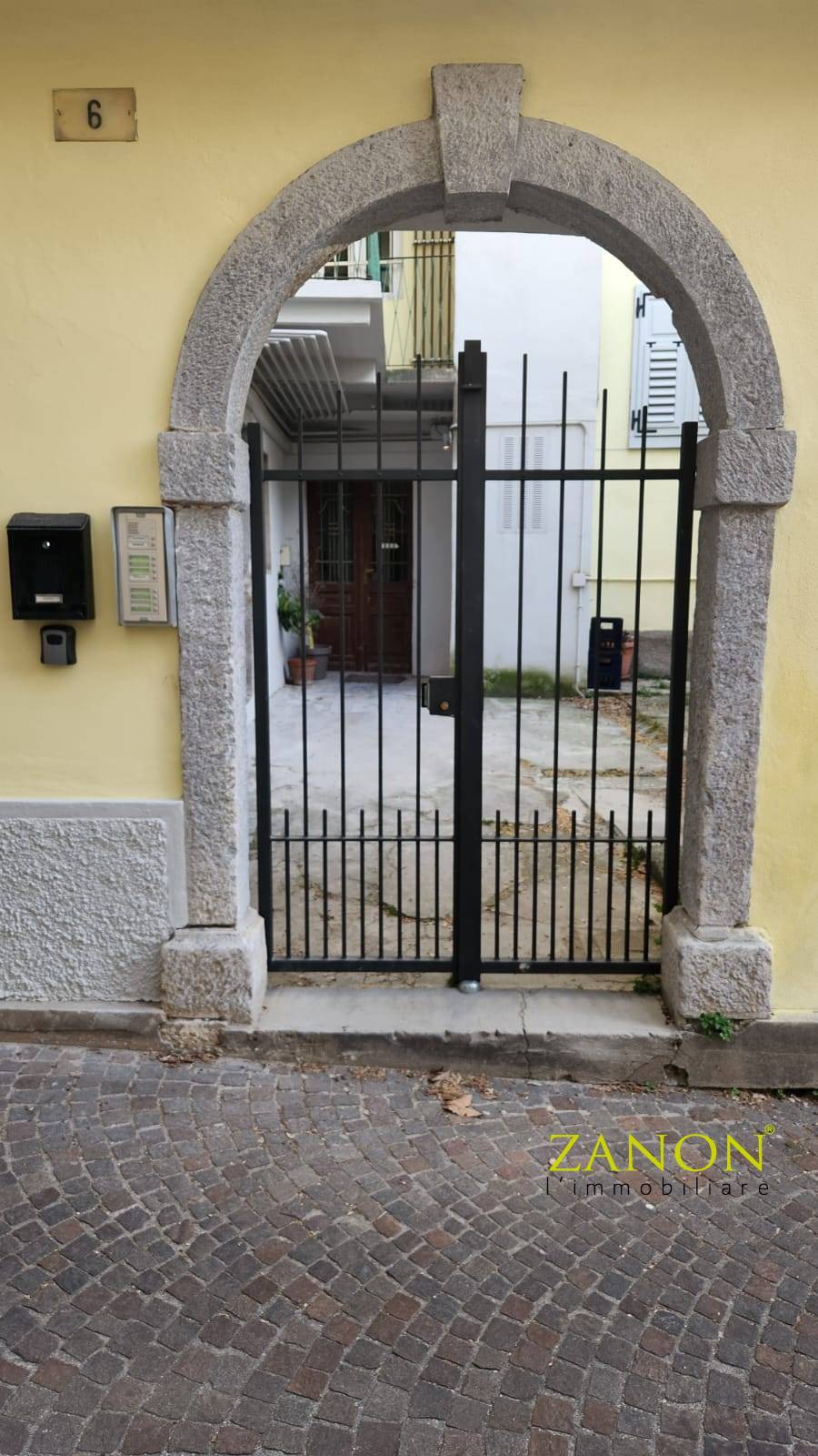 Appartamento in vendita a Gorizia, Centro storico