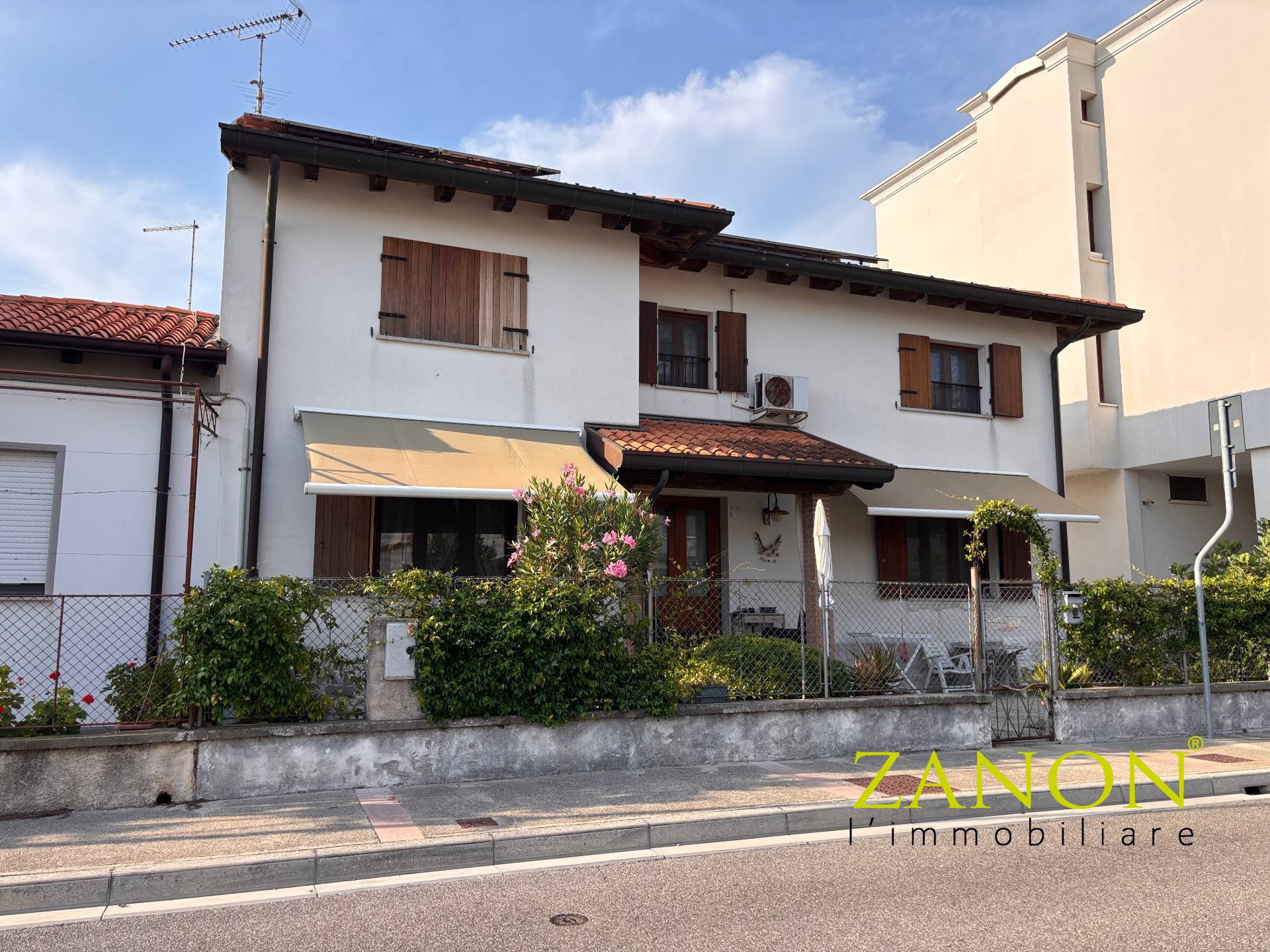 Villa accostata in vendita a Grado, Costa Azzurra
