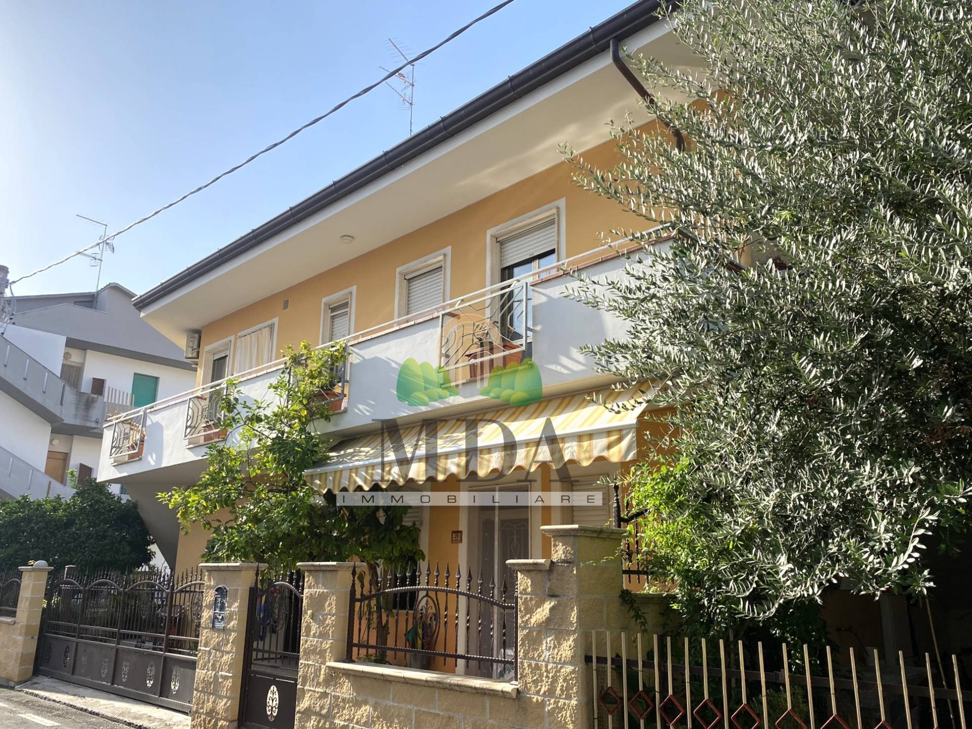 Casa indipendente con terrazzo a Alba Adriatica