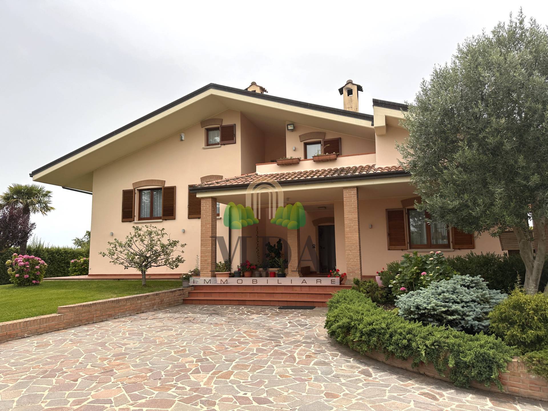 Villa con terrazzo a Giulianova