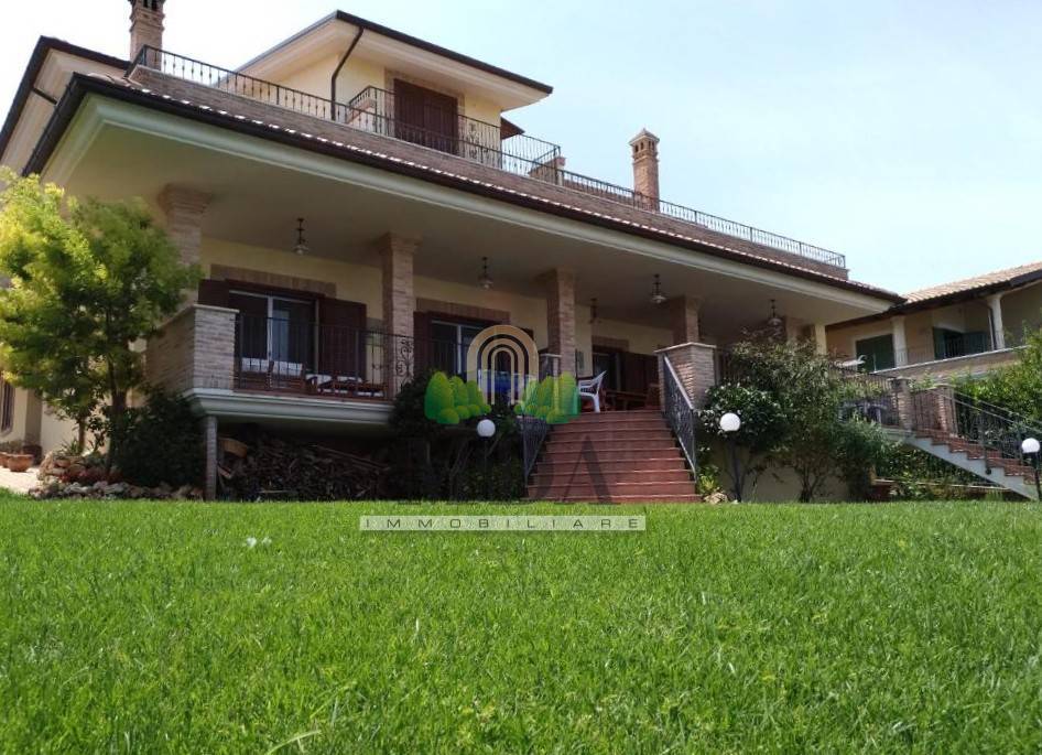 Villa in vendita a Controguerra, Controguerra